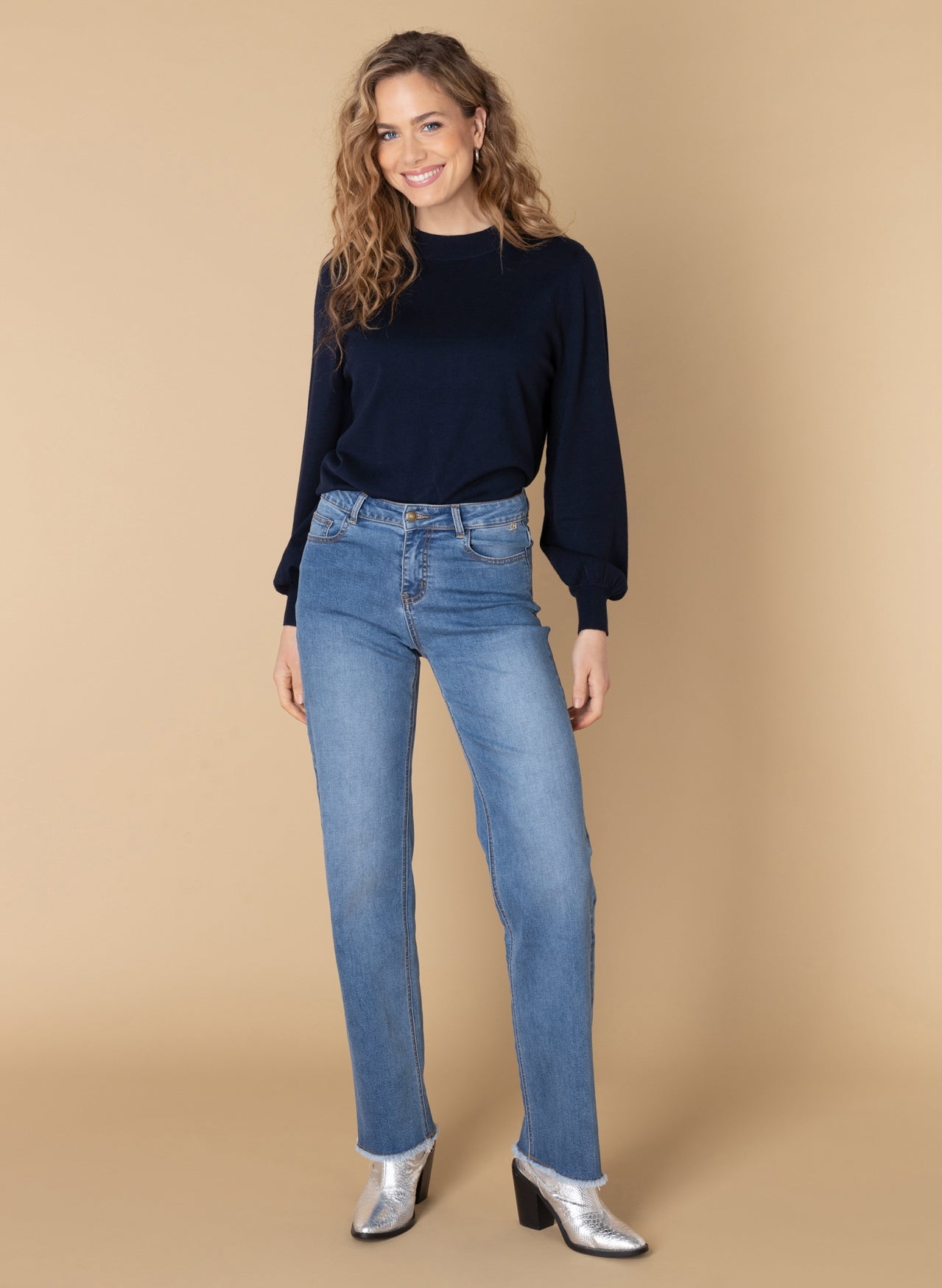 Tesia | Blue