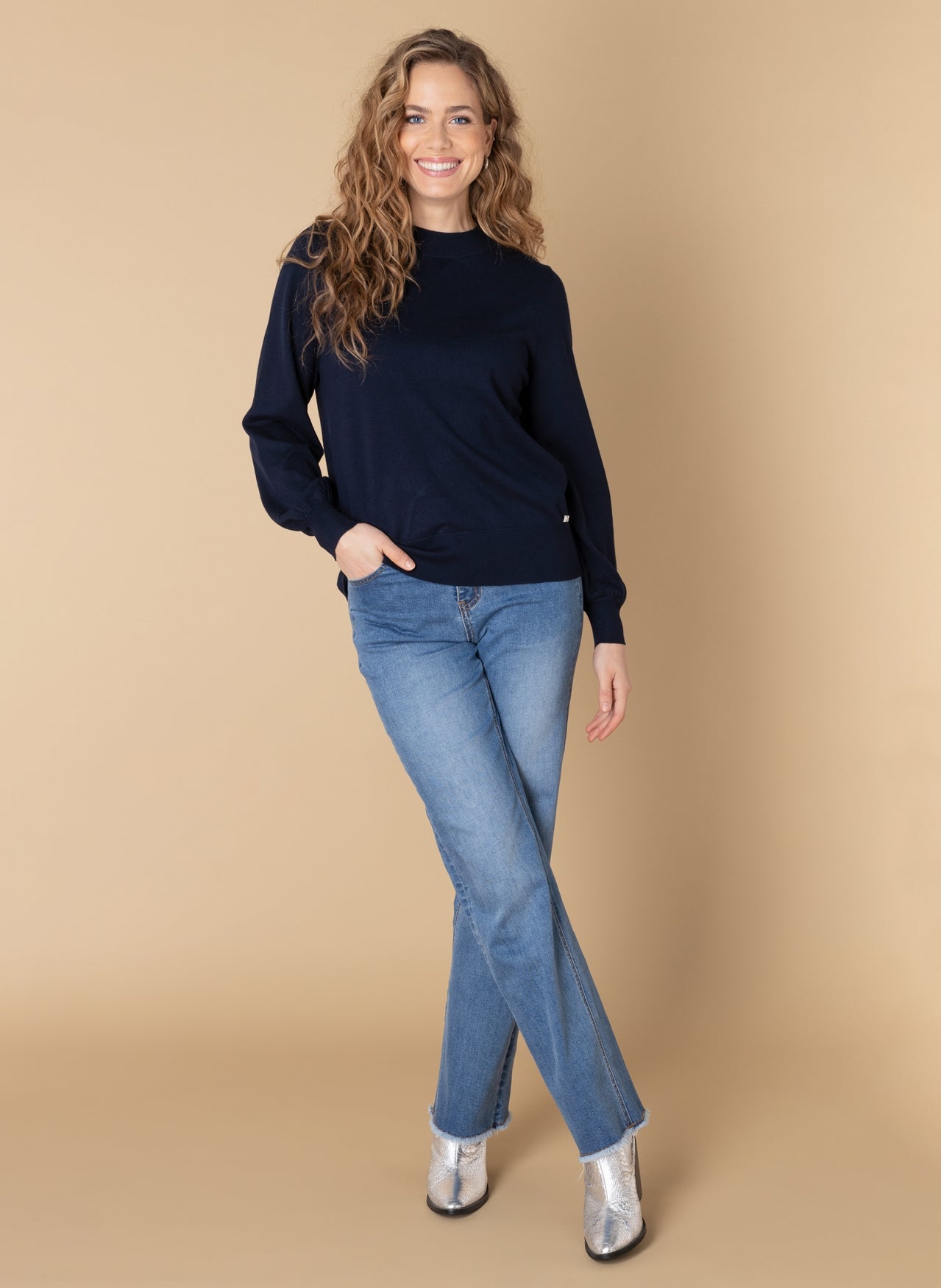 Tesia | Blue