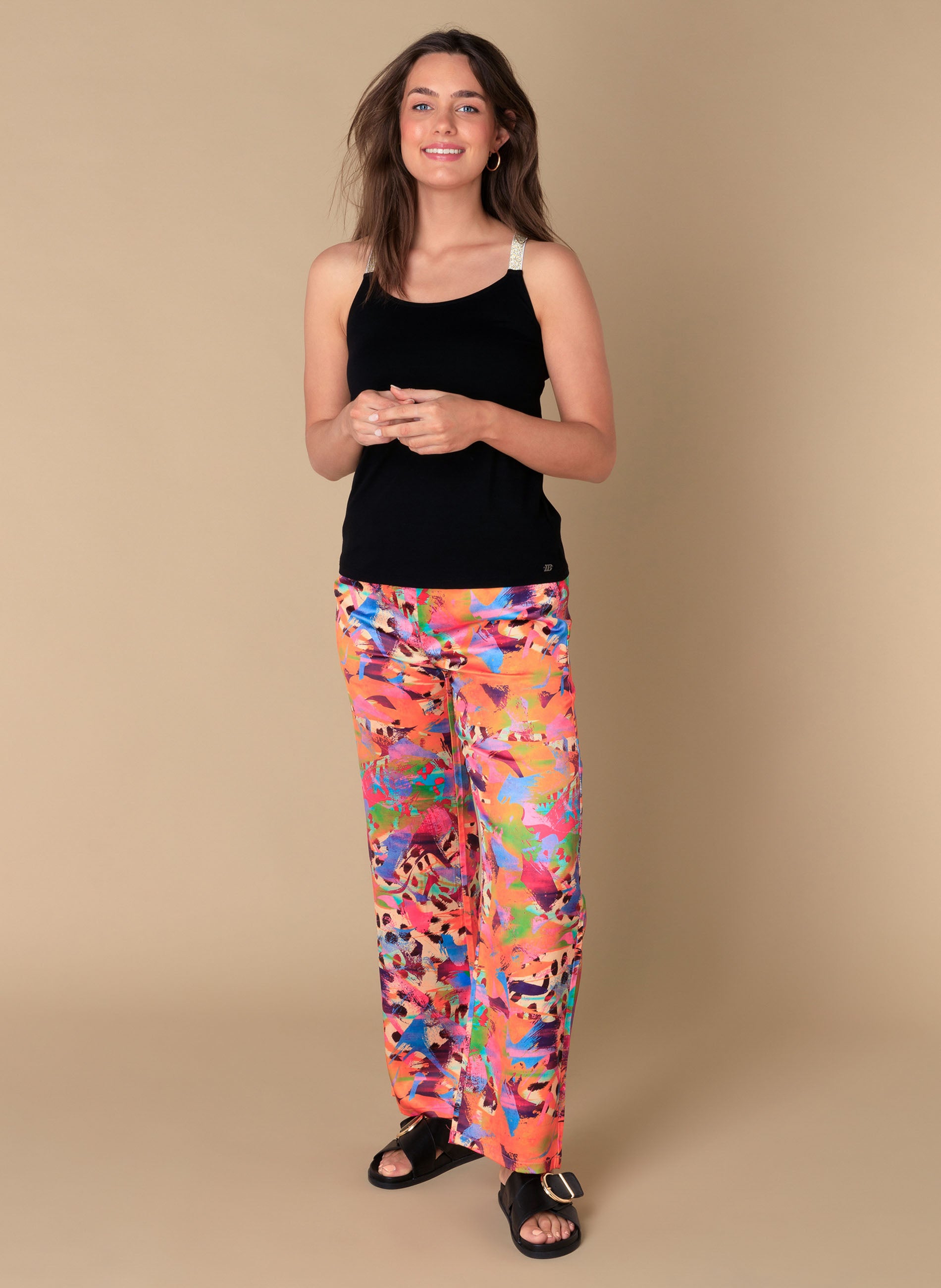 Neviah | Black