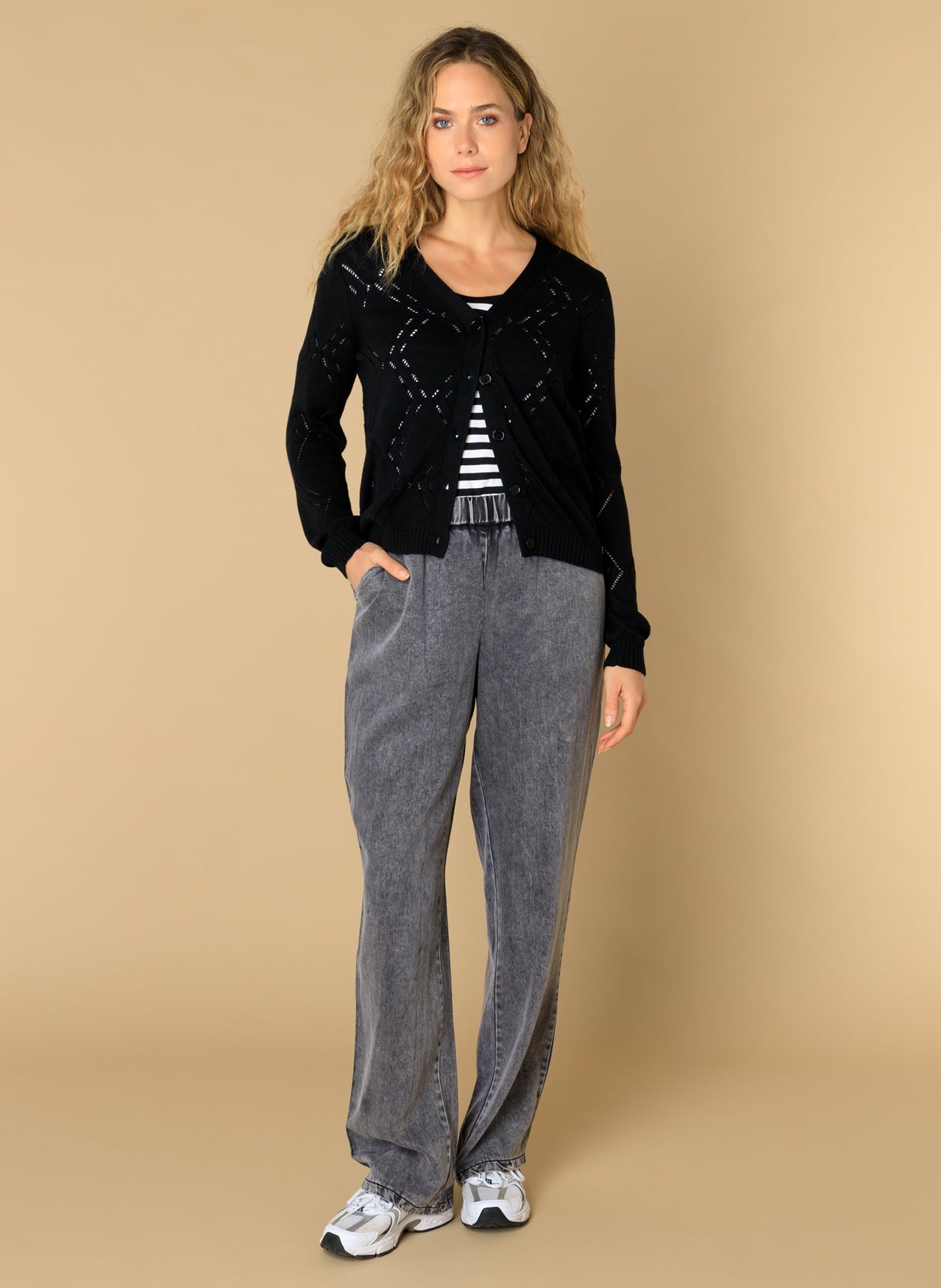 Eileen | Black