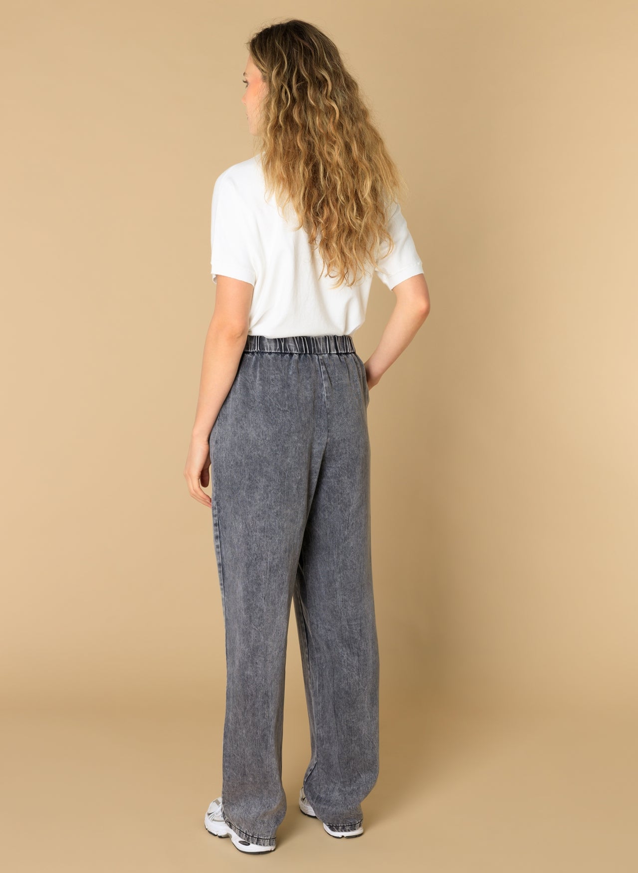 Elida | Black