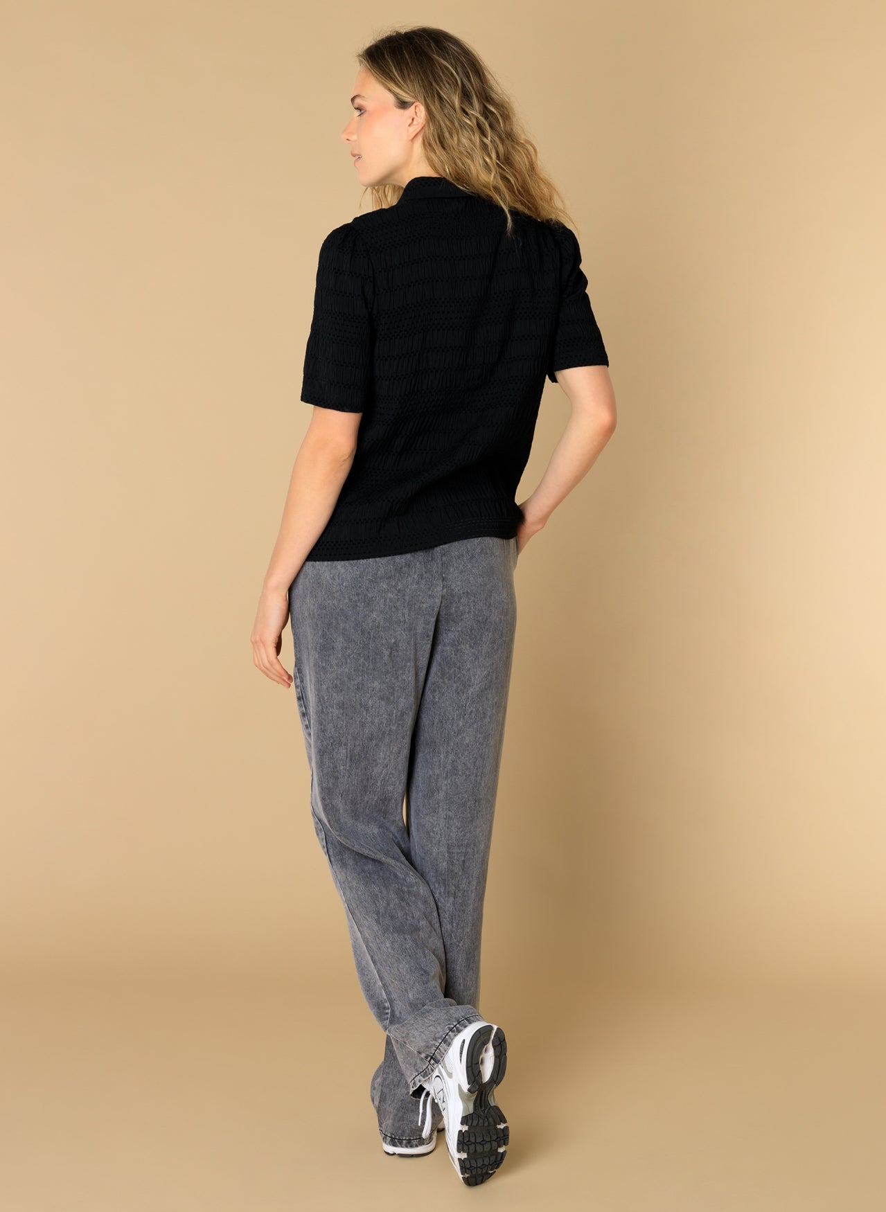 Ellie | Black