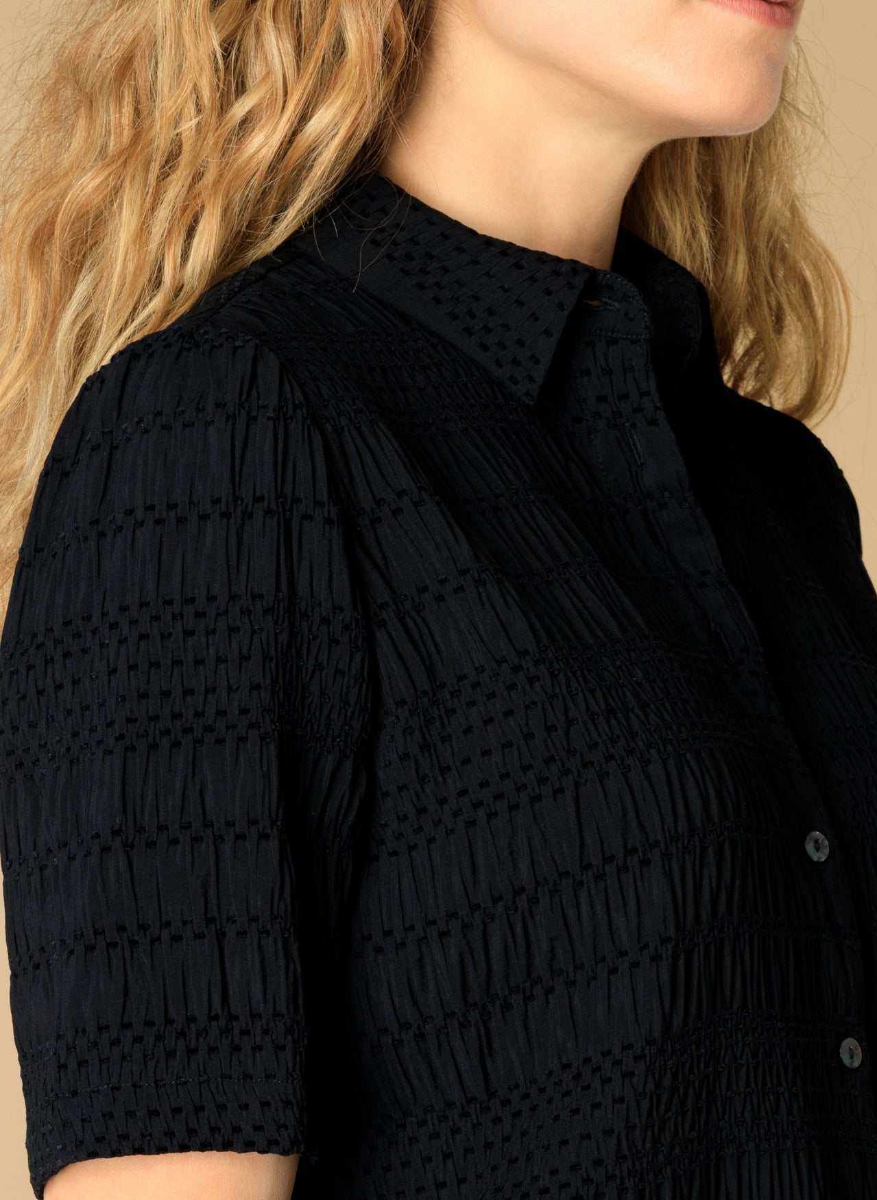 Ellie | Black
