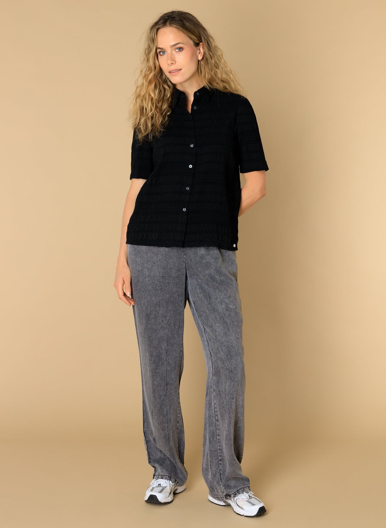 Ellie | Black