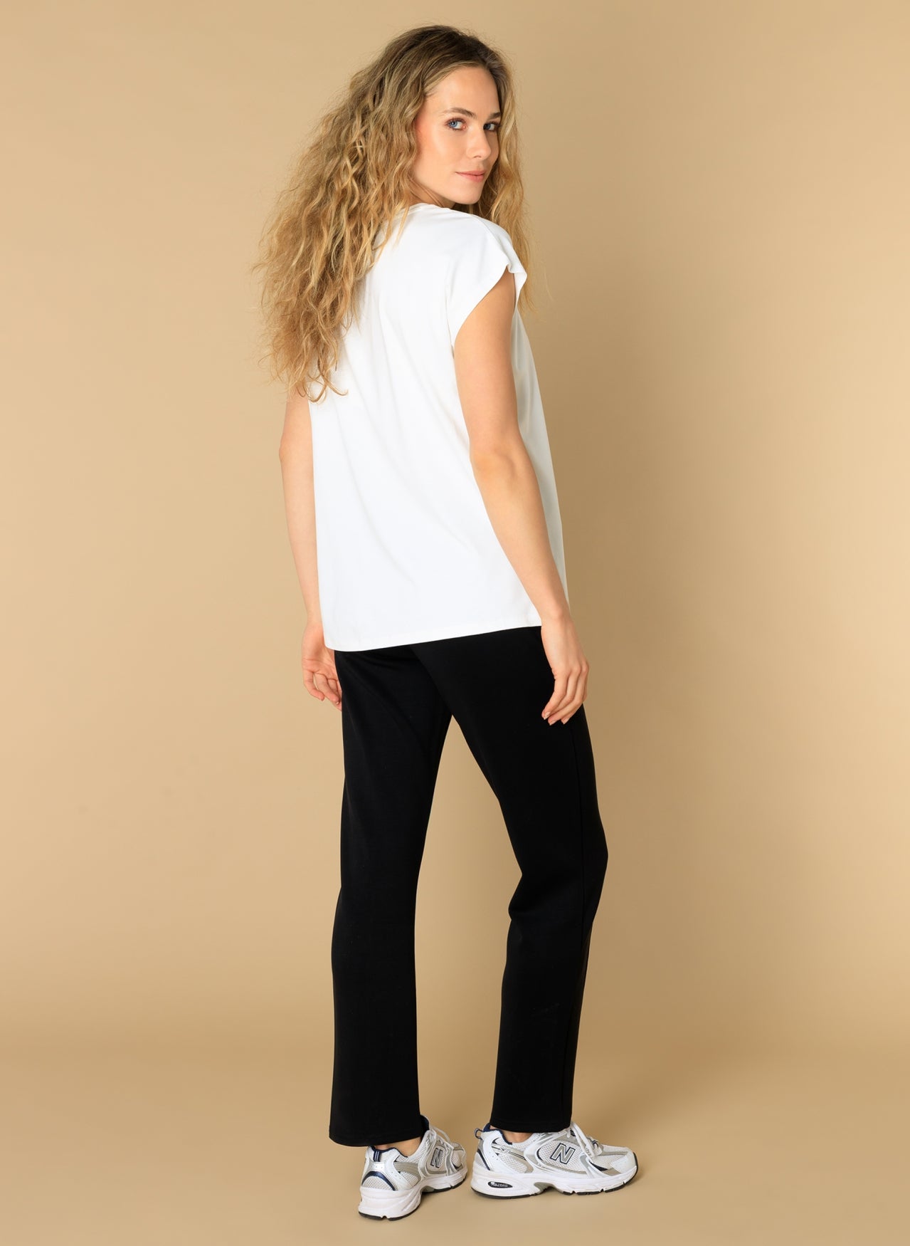 Elivia | Off White