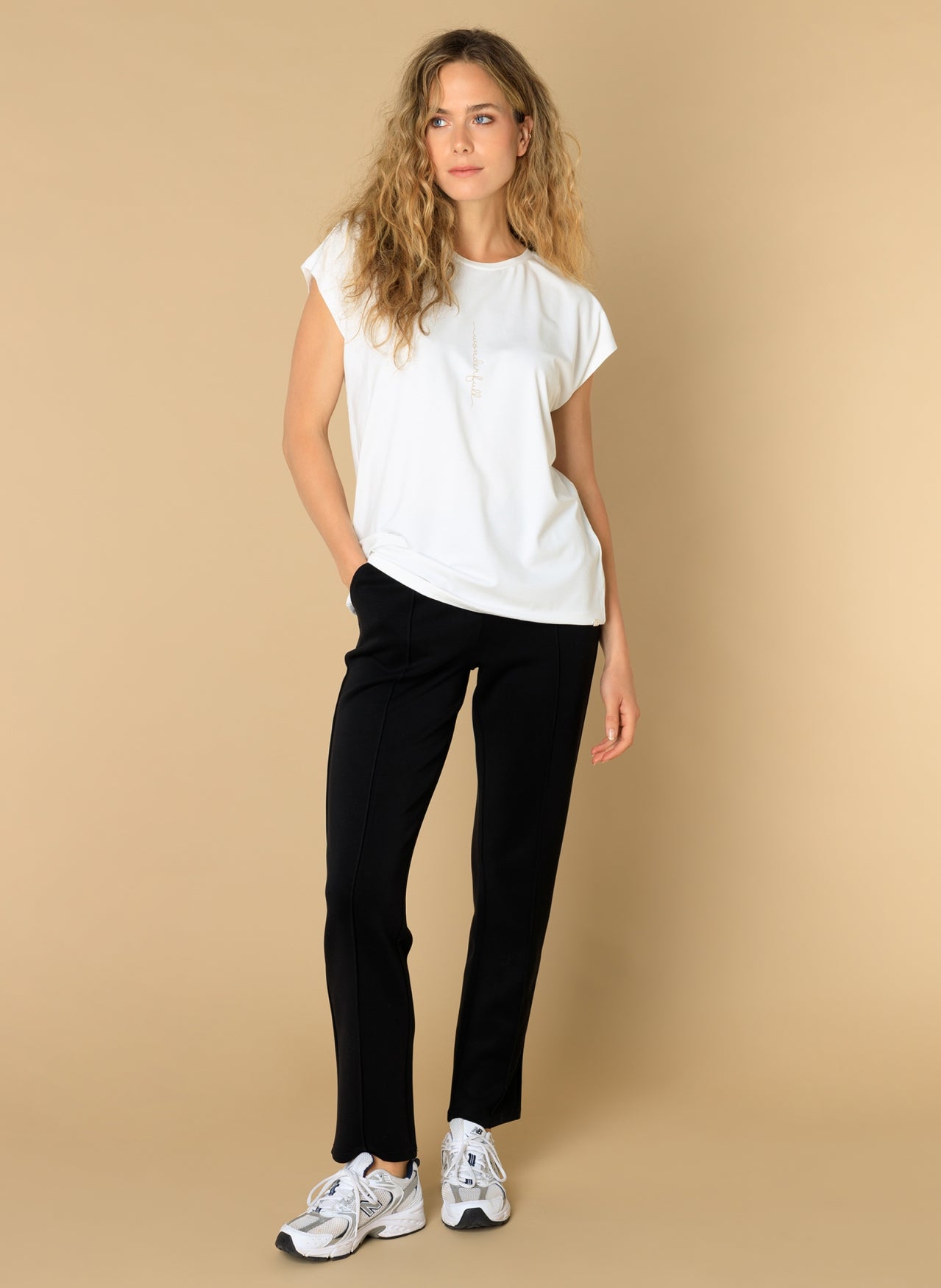 Elivia | Off White