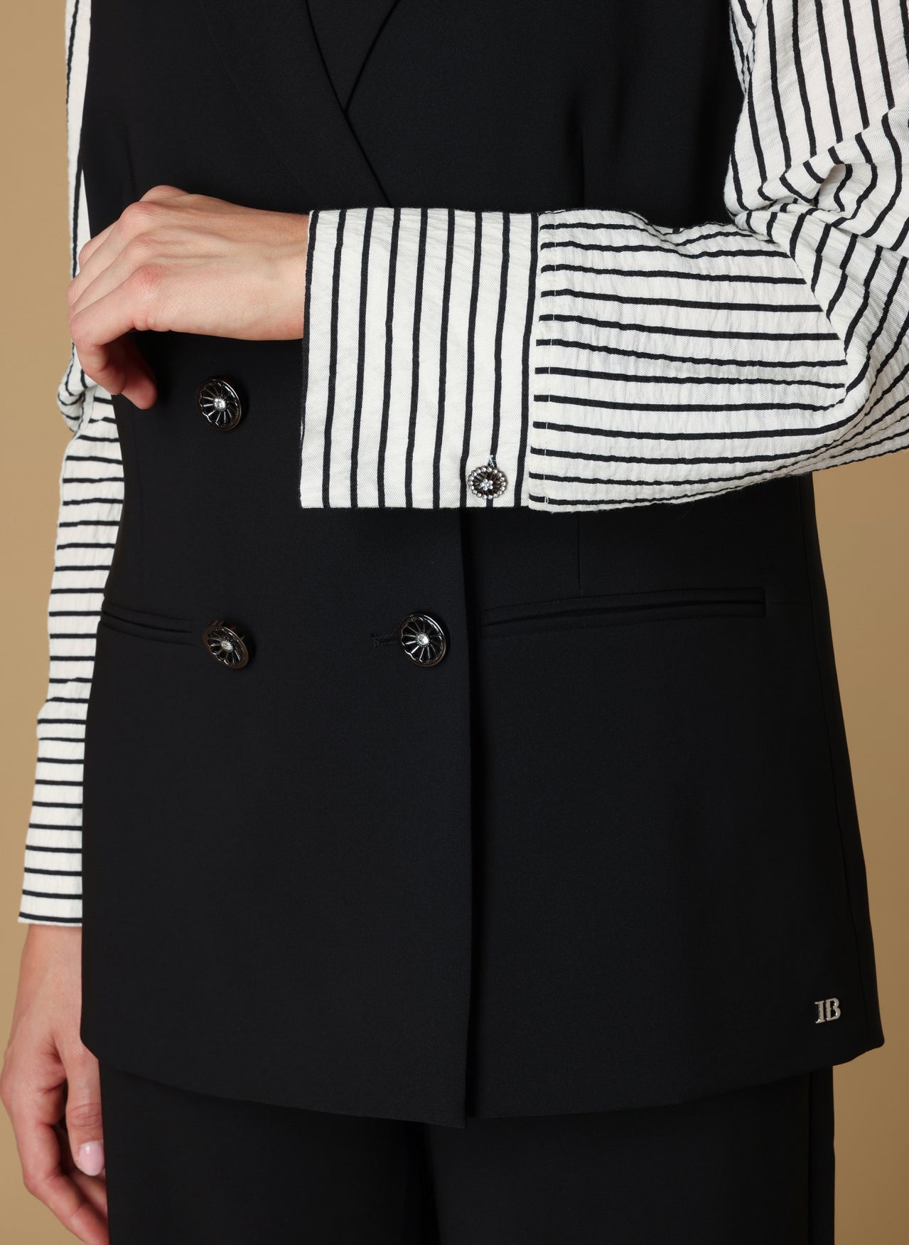 Sien | Black