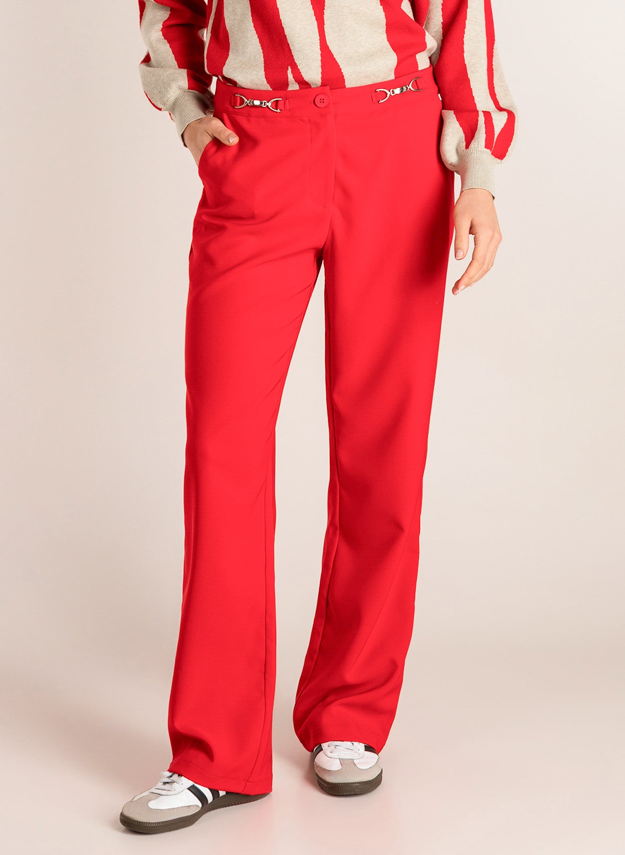 Sally | Red