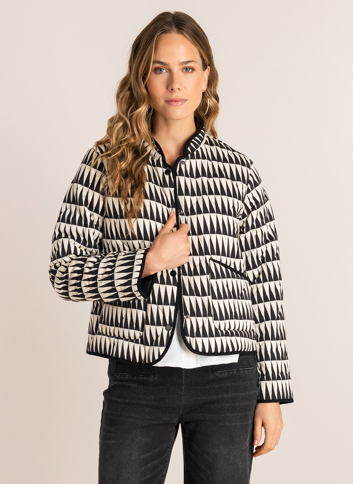 Sella | Off White/Black