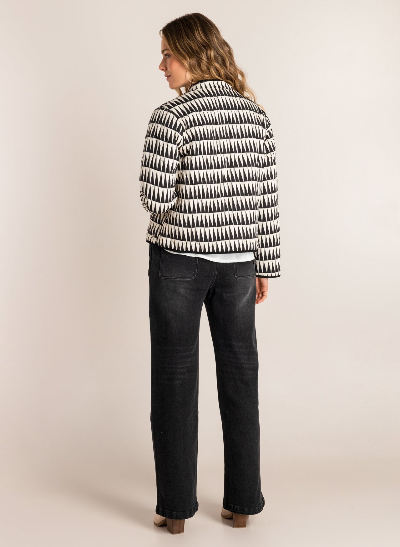 Sella | Off-White/Schwarz