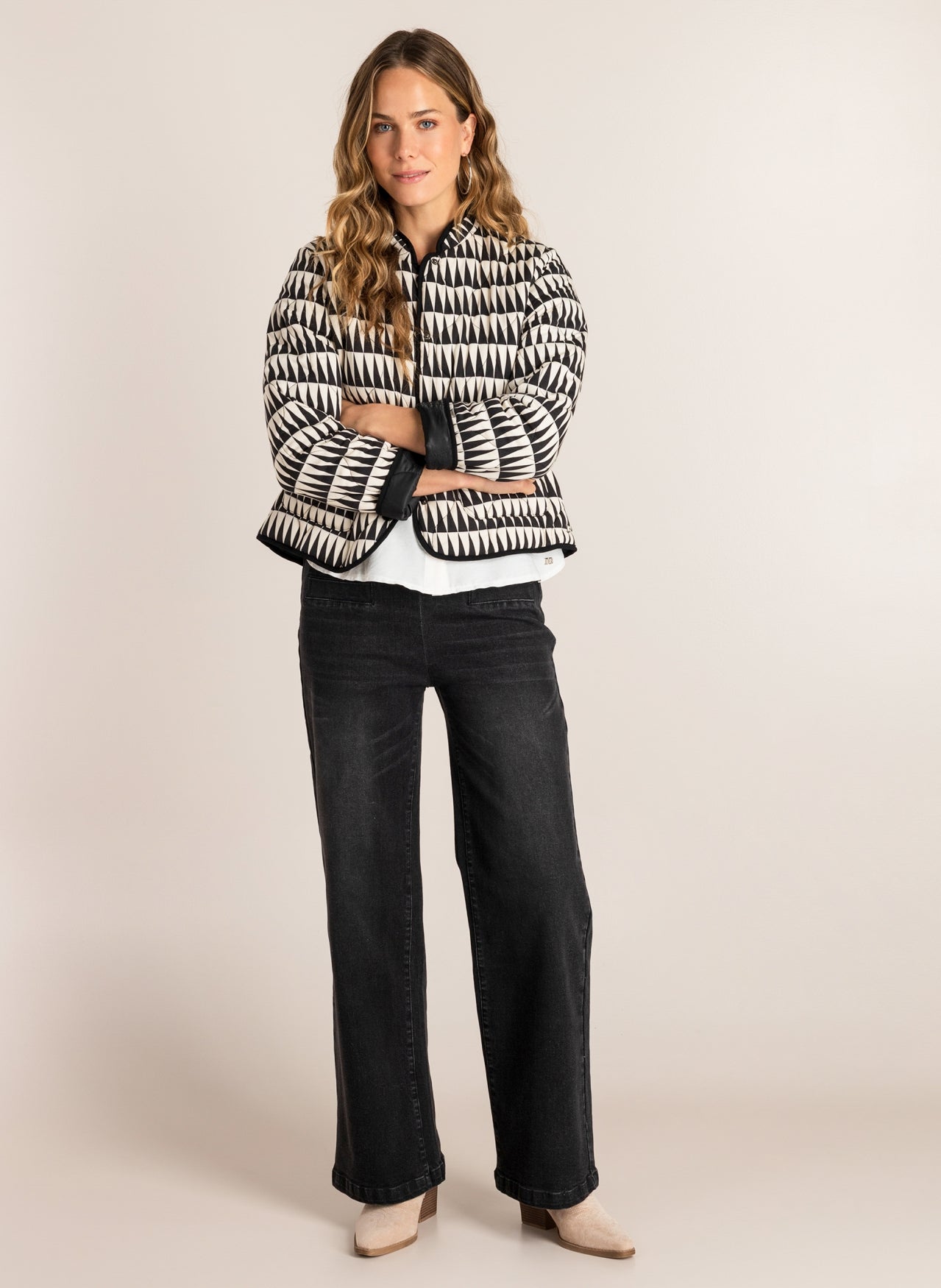 Sella | Off-White/Schwarz