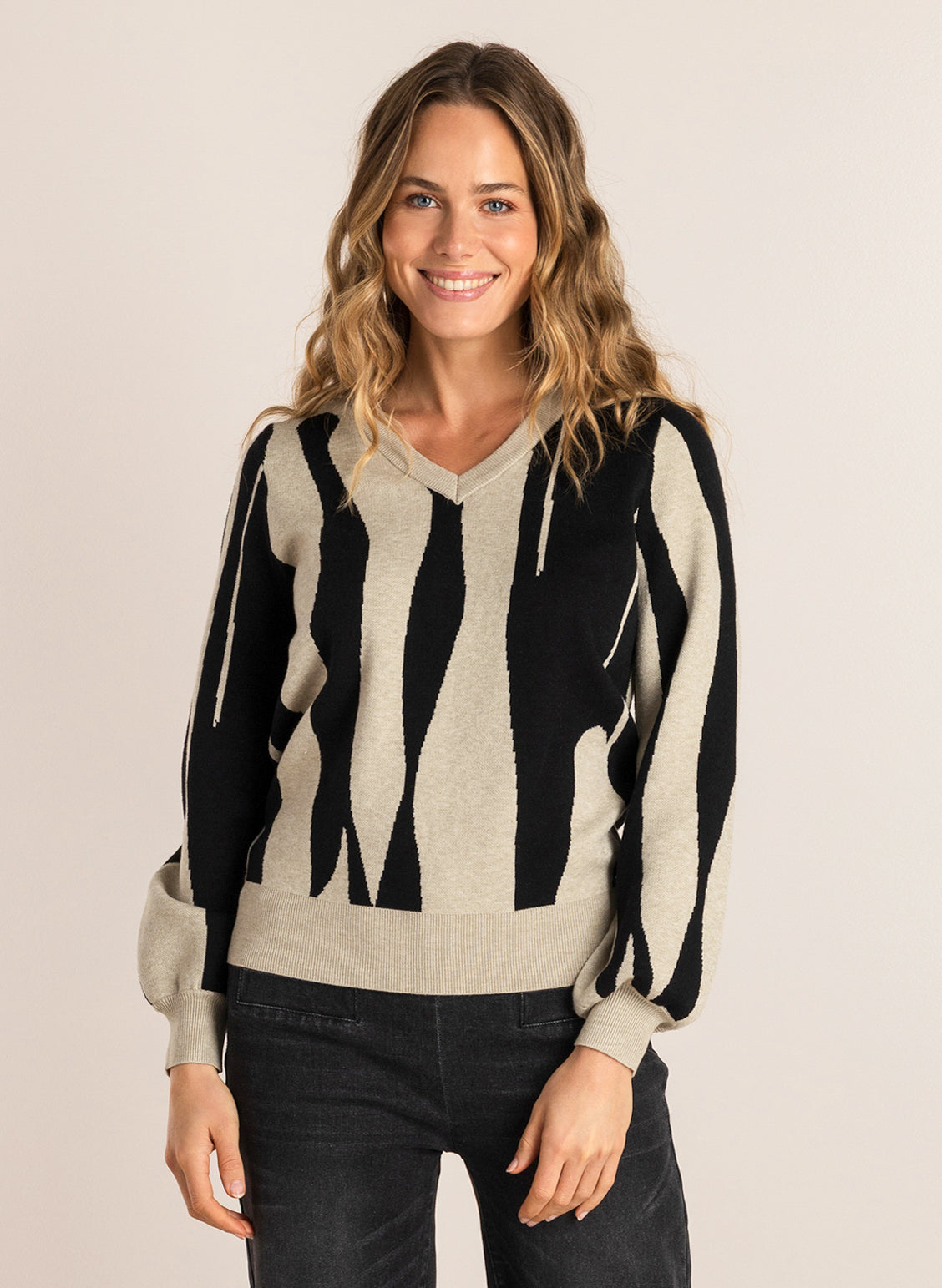 Suvi | Black/Multi-Colour