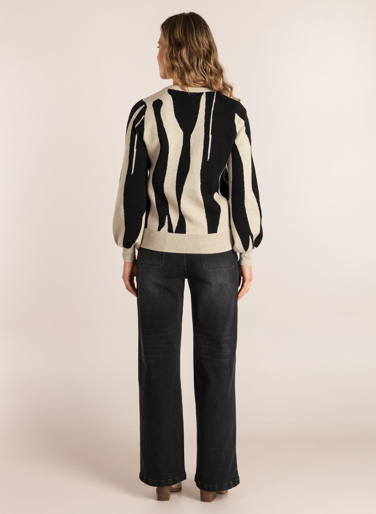 Suvi | Black/Multi-Colour