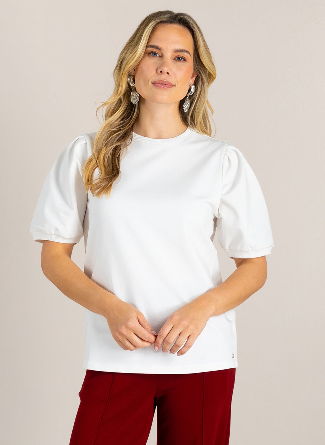 Gilaila | White