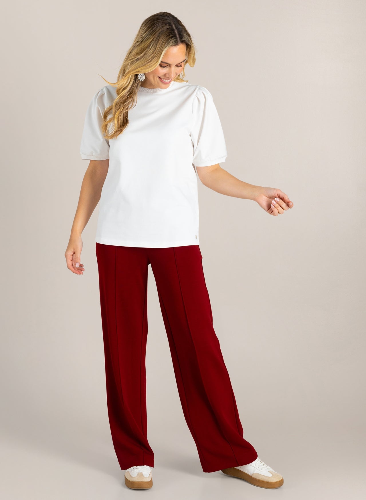 Gilaila | White