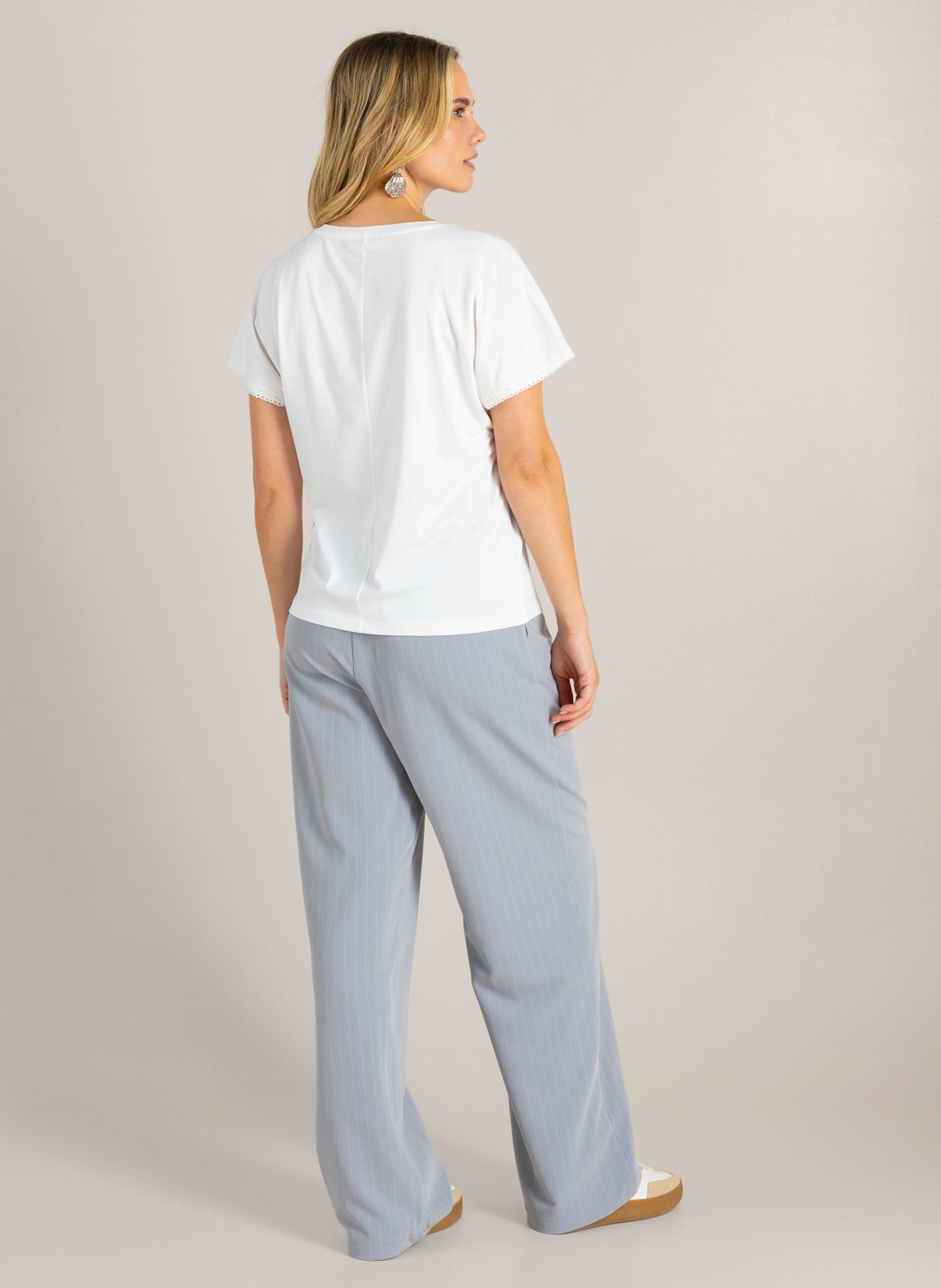 Gennesis | White