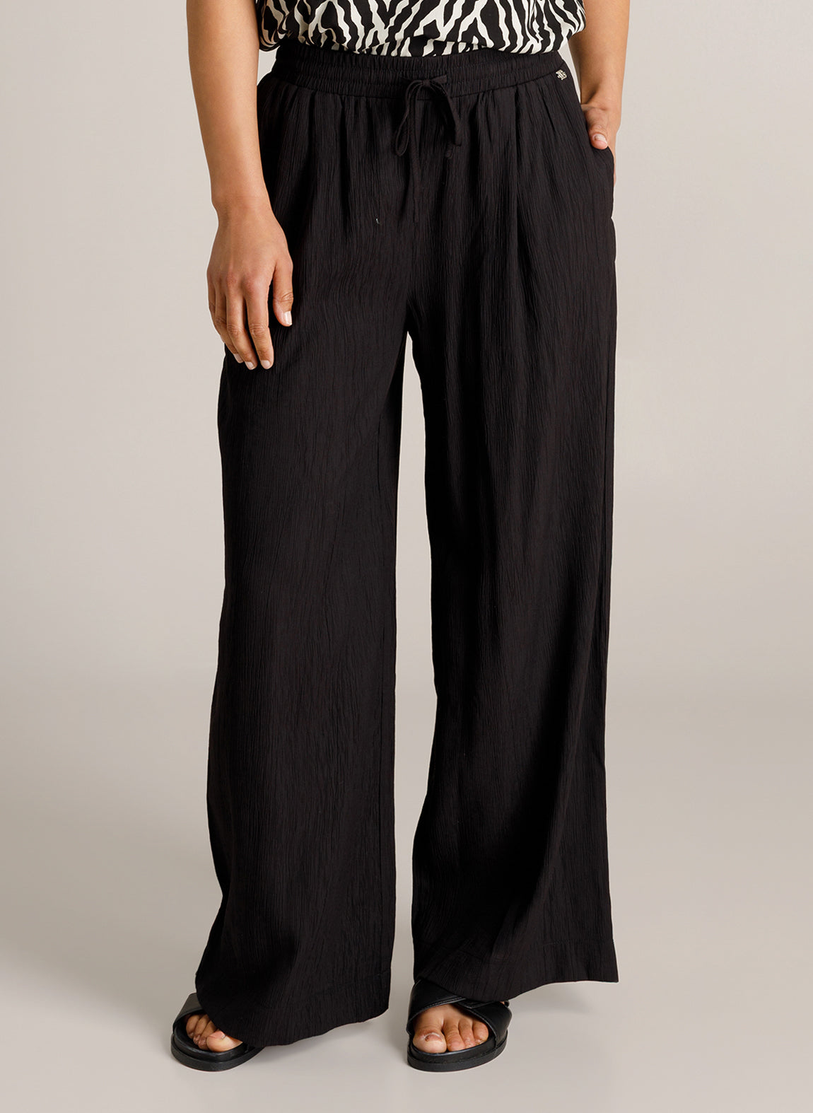 Ceyla | Black