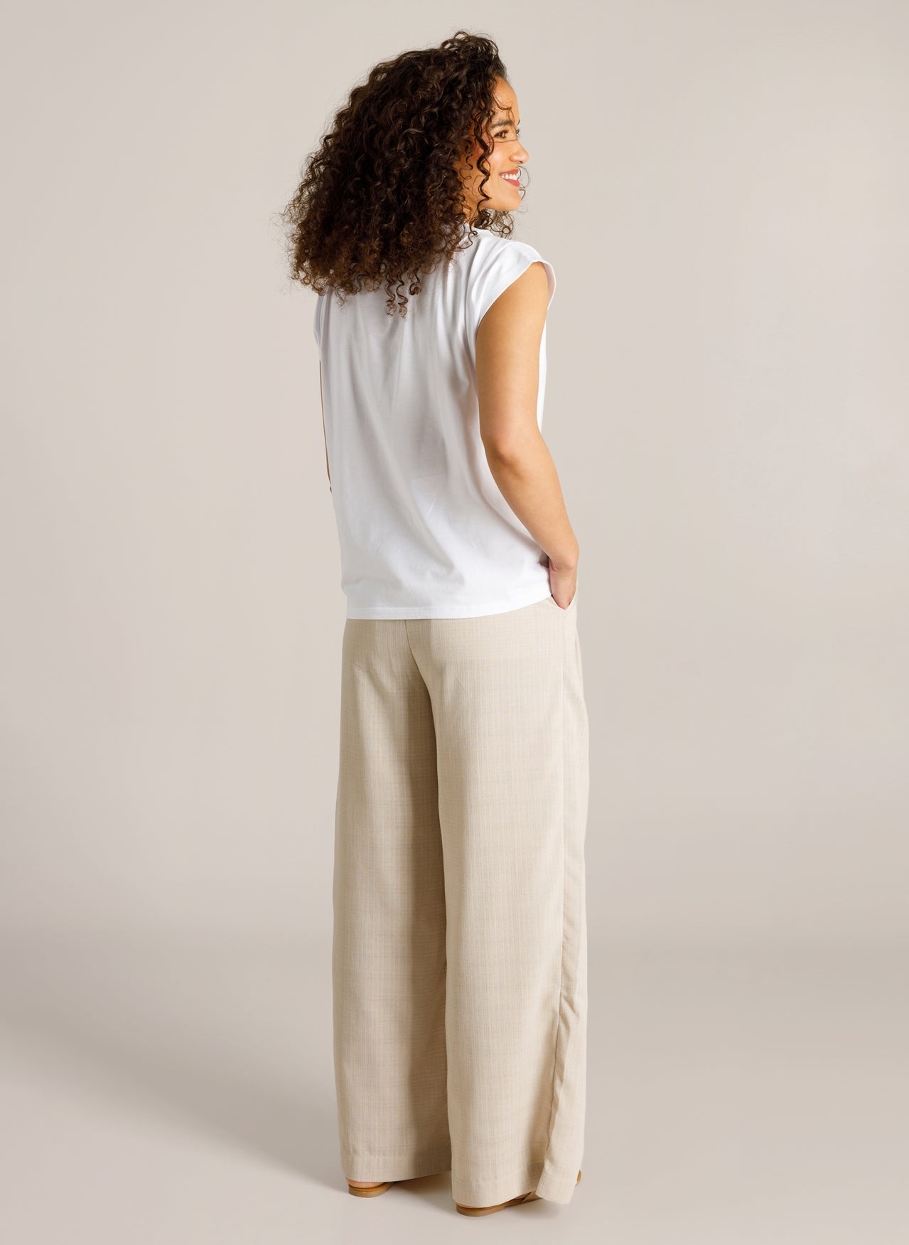 Cait | White