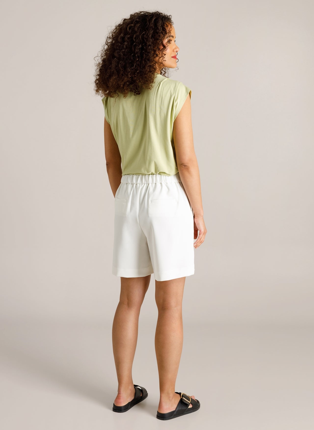 Cait | Pistachio