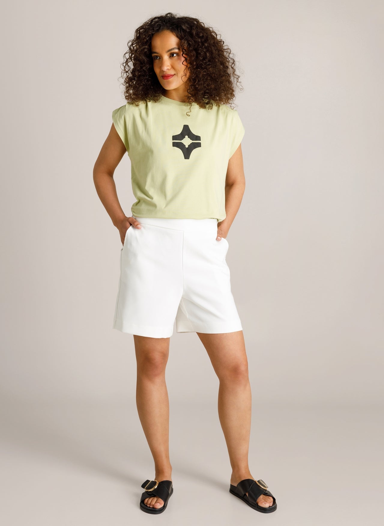 Cait | Pistachio