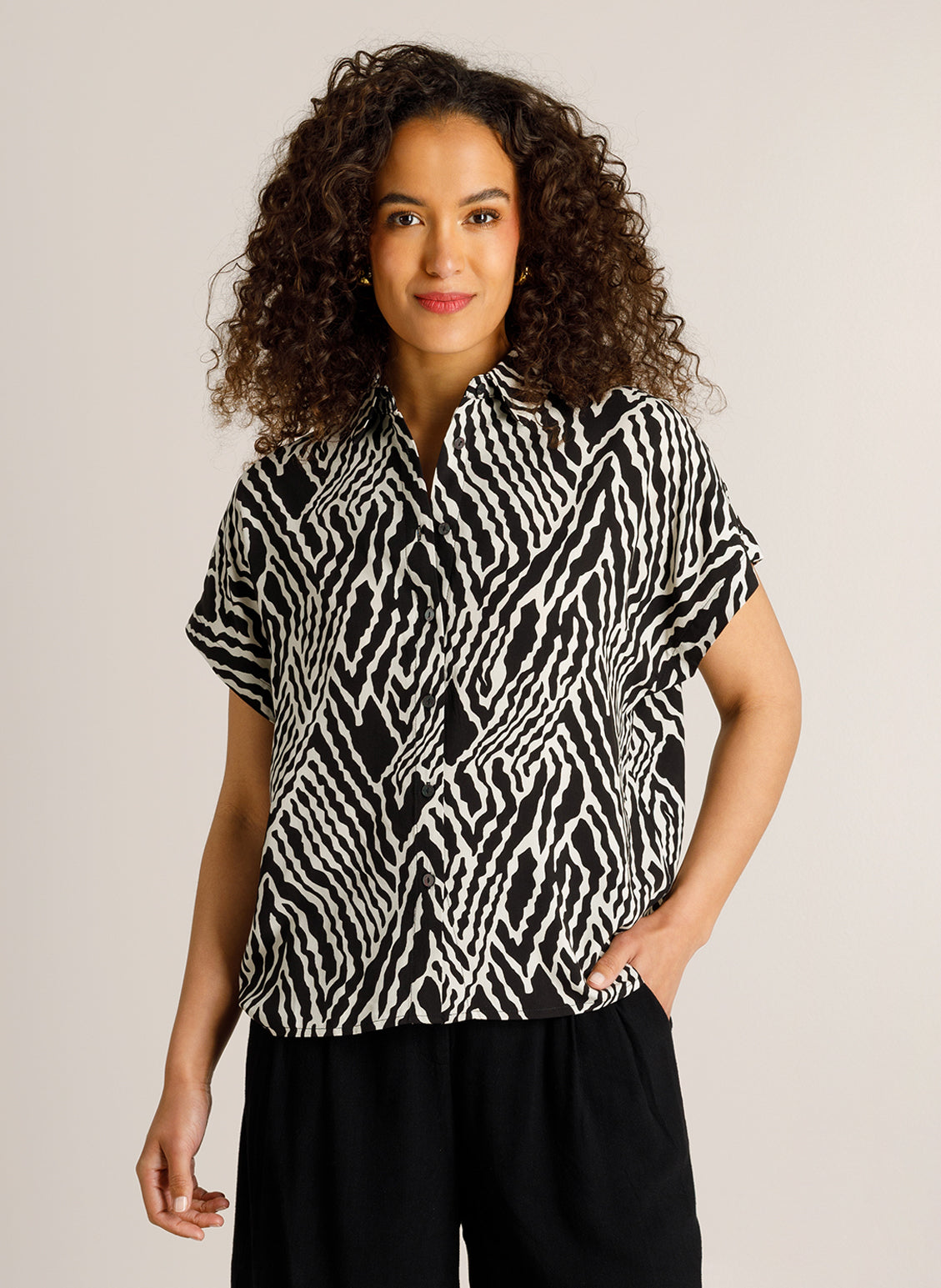 Cherise | Black/White