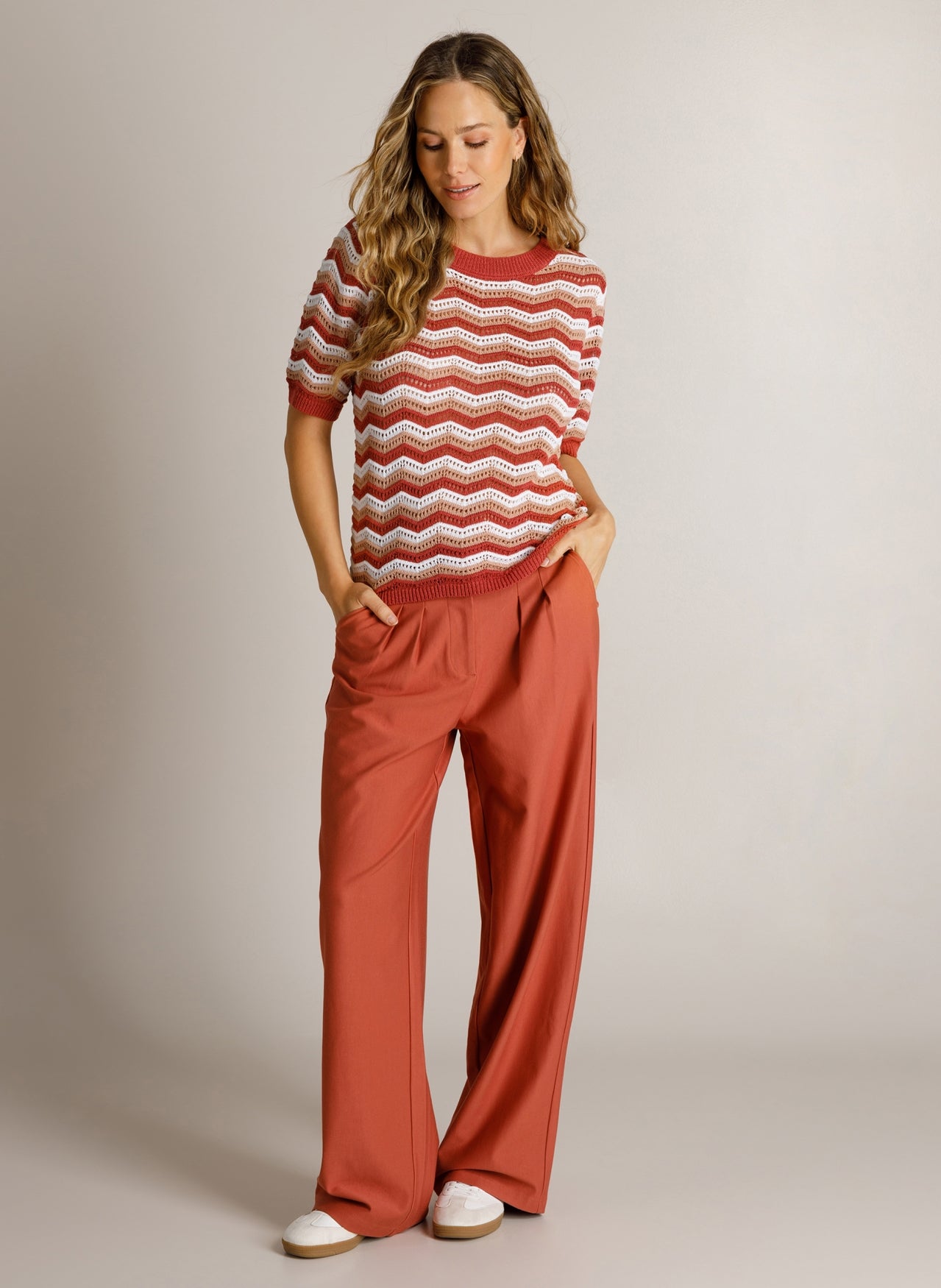 Djuna | Barn Red/Multi color