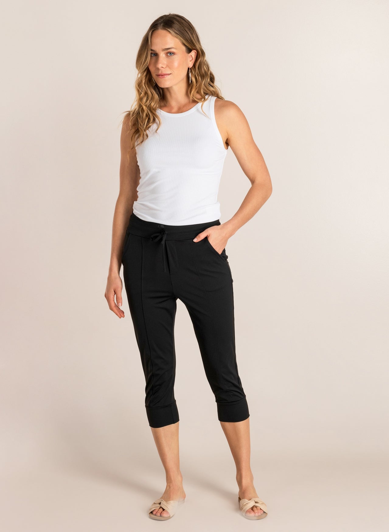 Ciana | Black