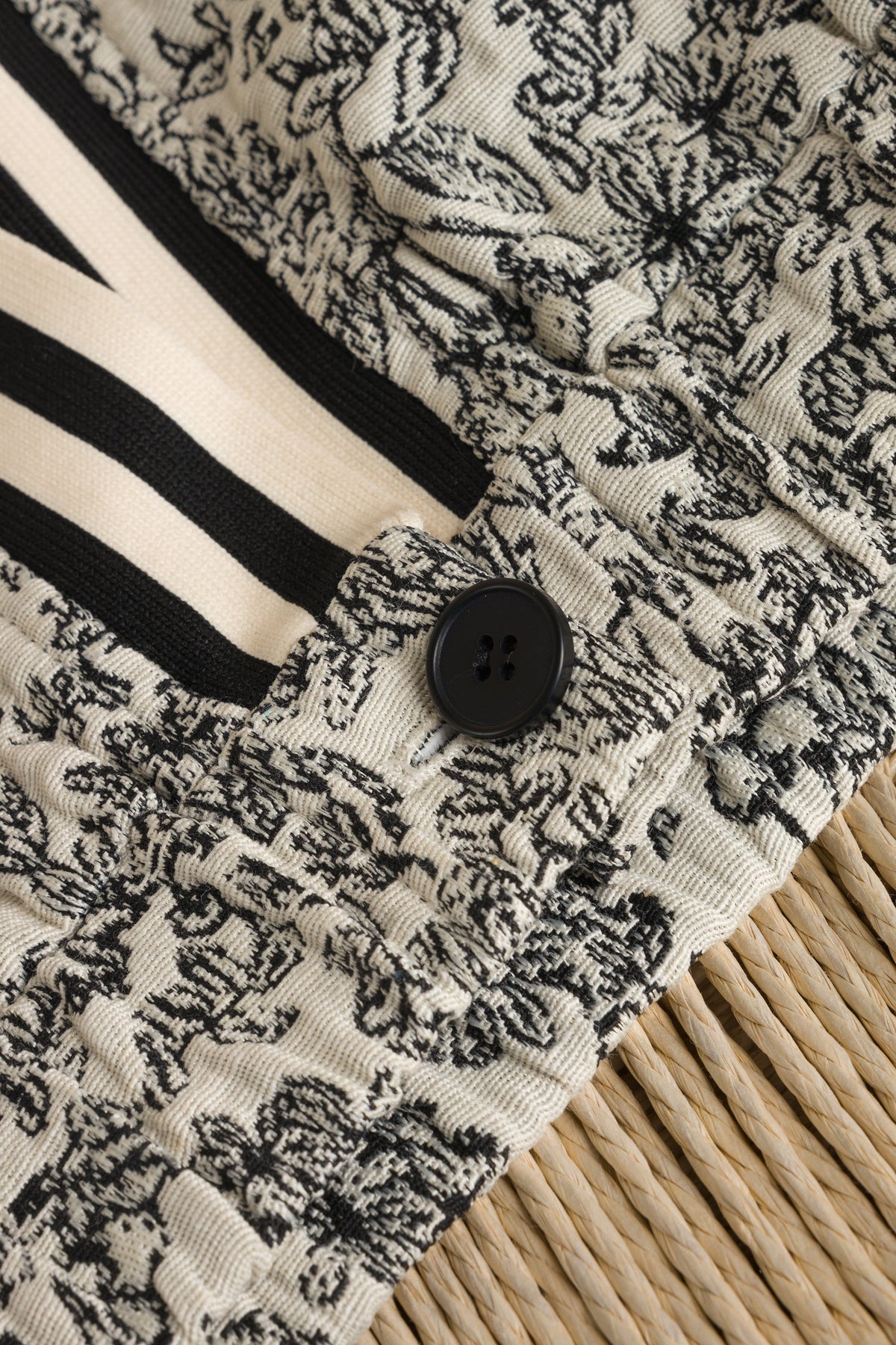 IBMaisy | Black/Off White