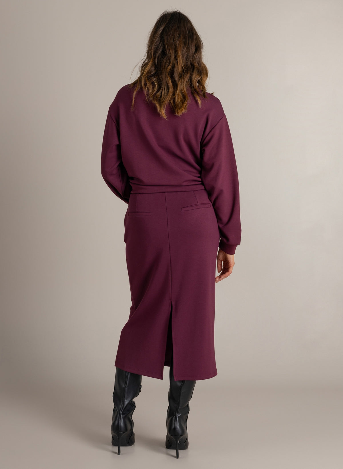 IBMarilief | Dark Wine Red