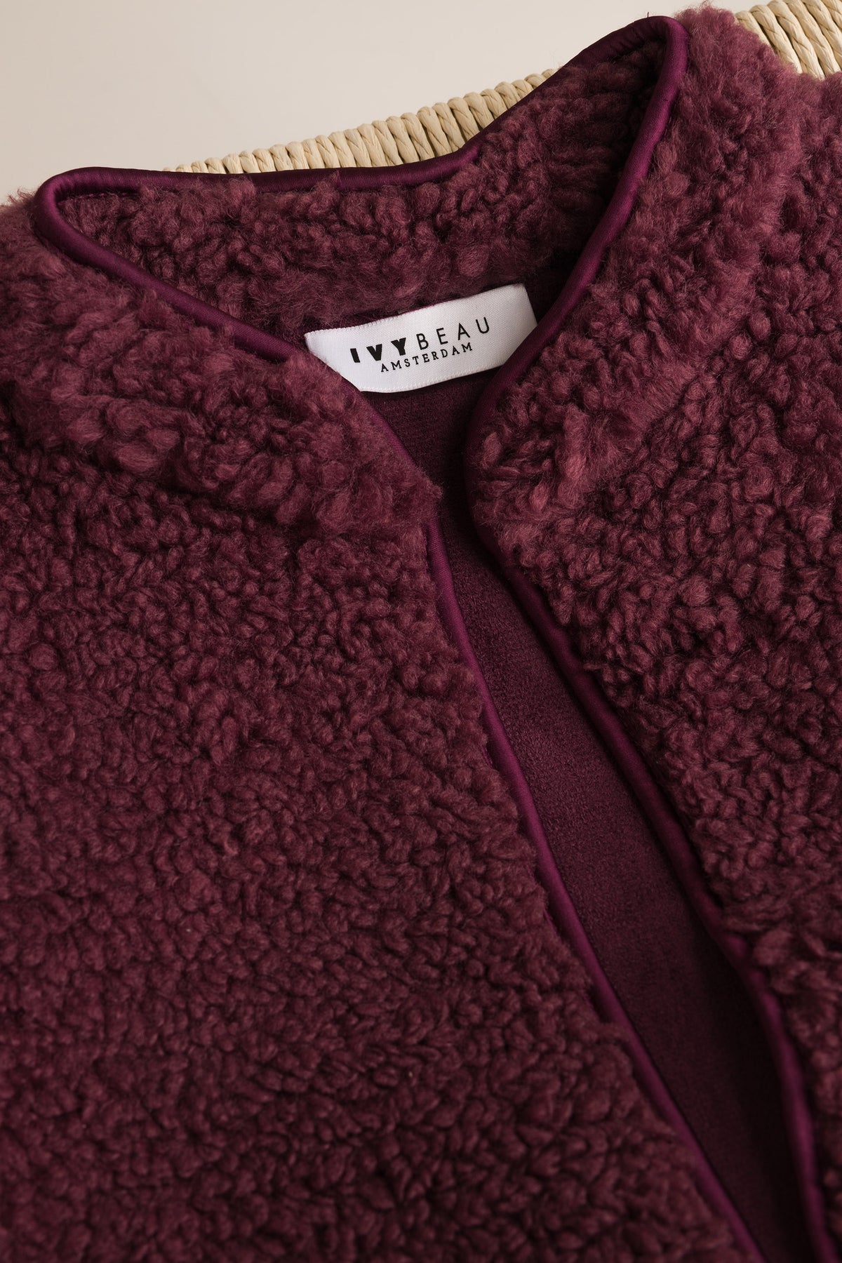 IBMoira | Dark Wine Red