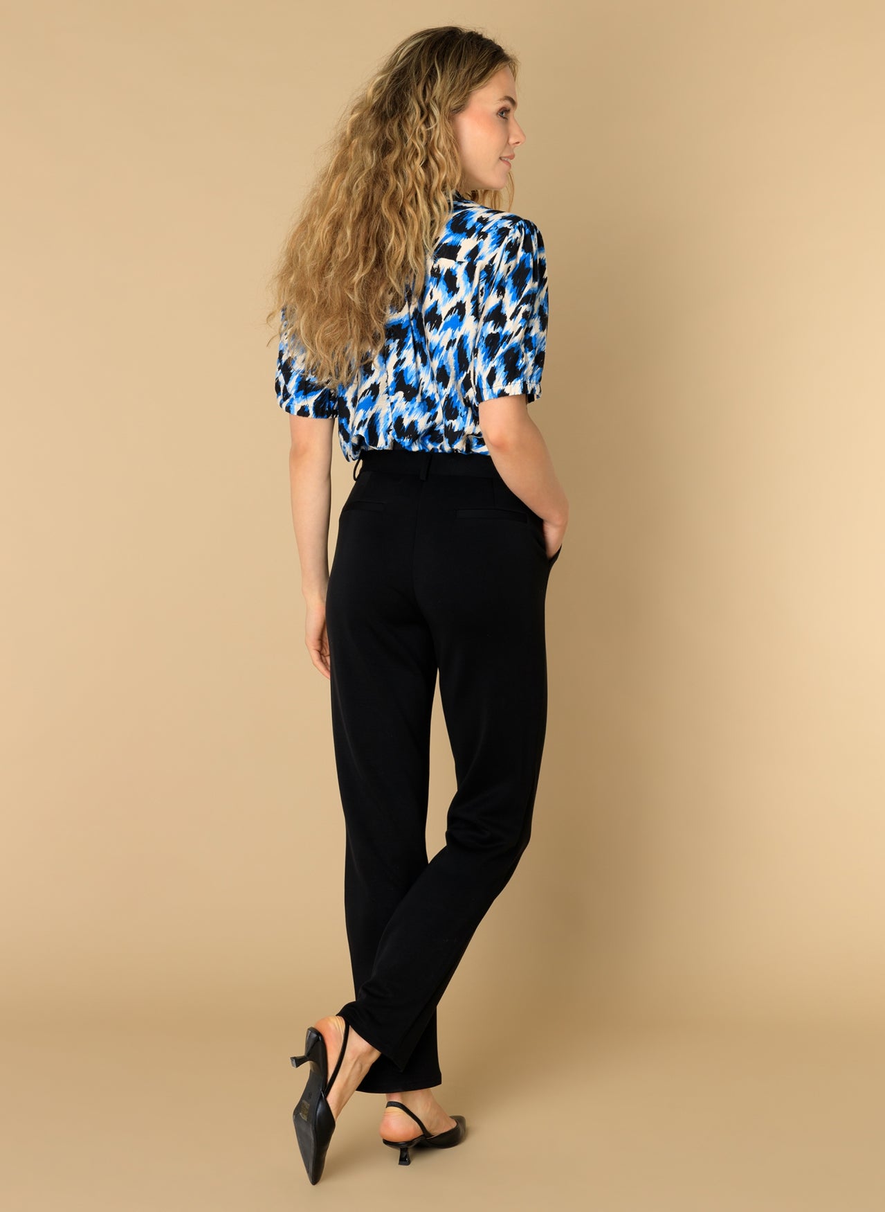 Enya | Black