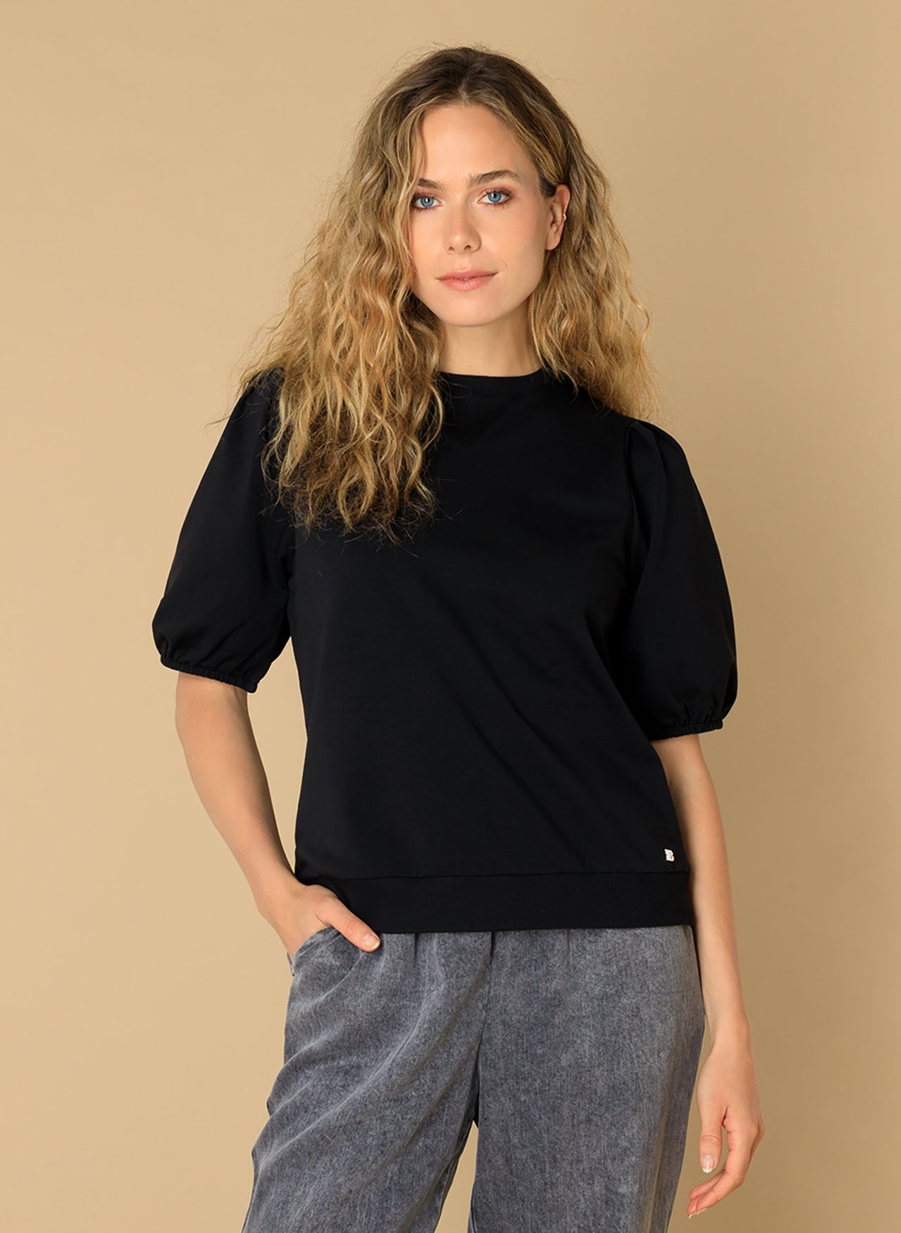 Erina | Black
