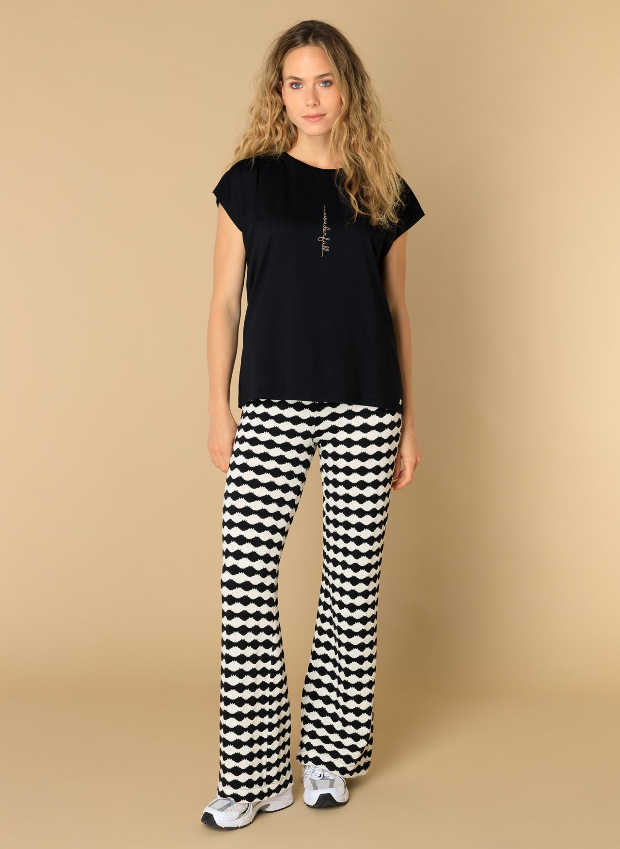 Elivia | Black