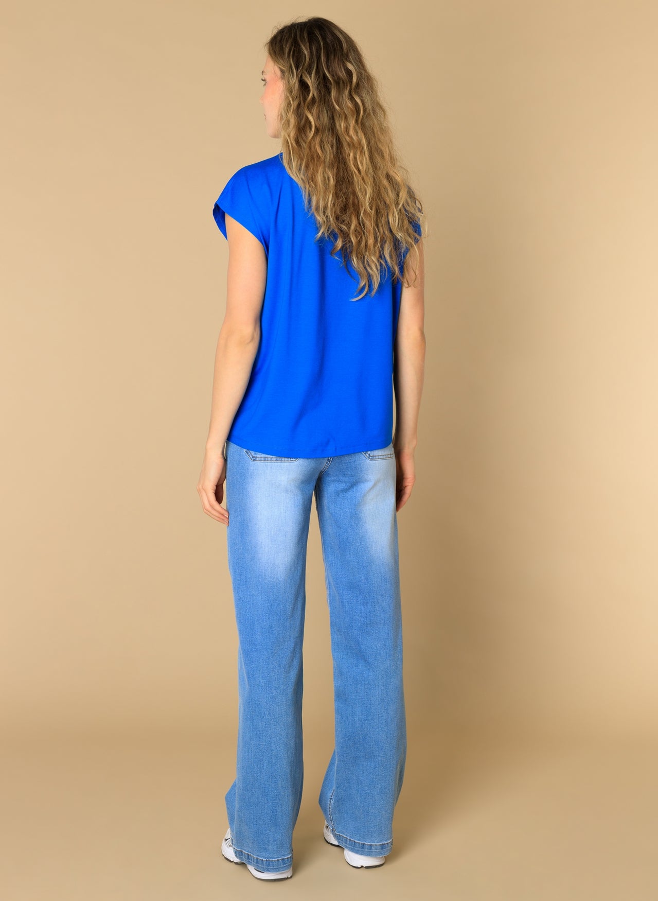 Elivia | Brilliant Blue
