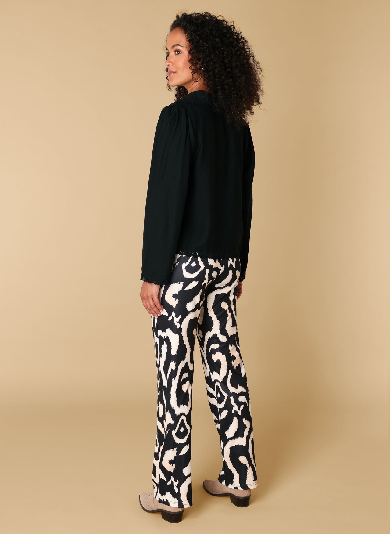 Rachi | Black