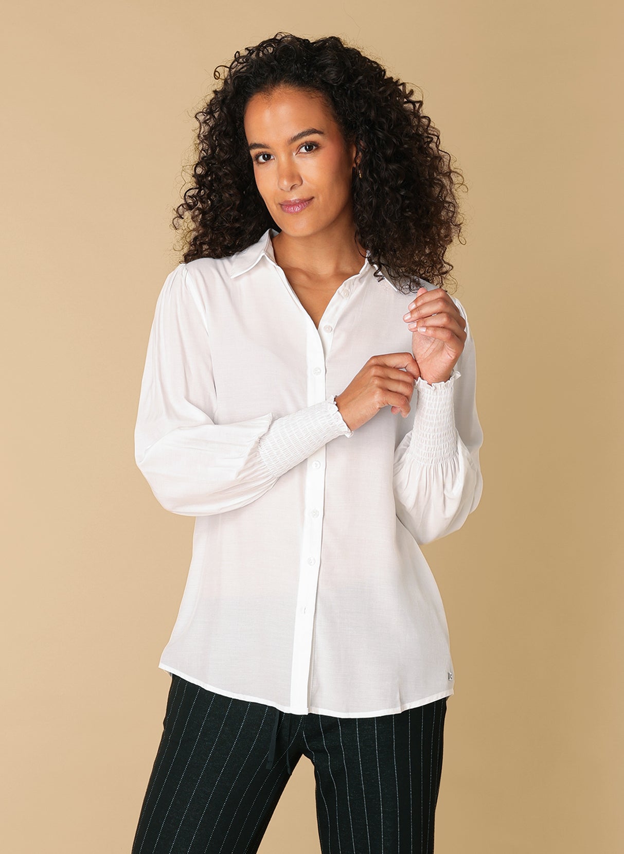 Rebell | White