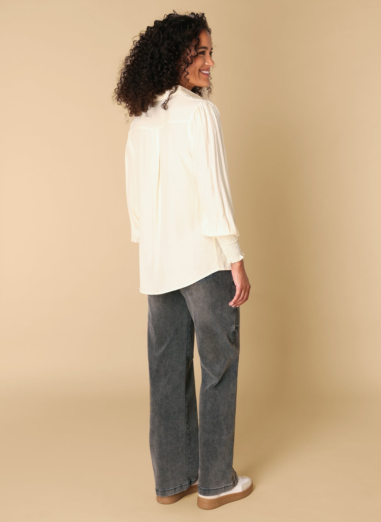 Rebell | Cream