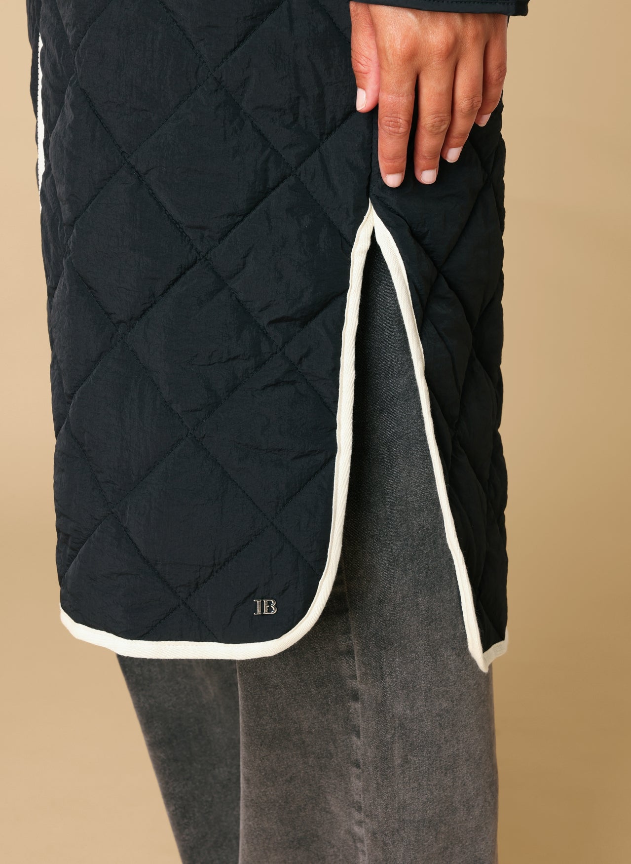 Roya | Black/Cream