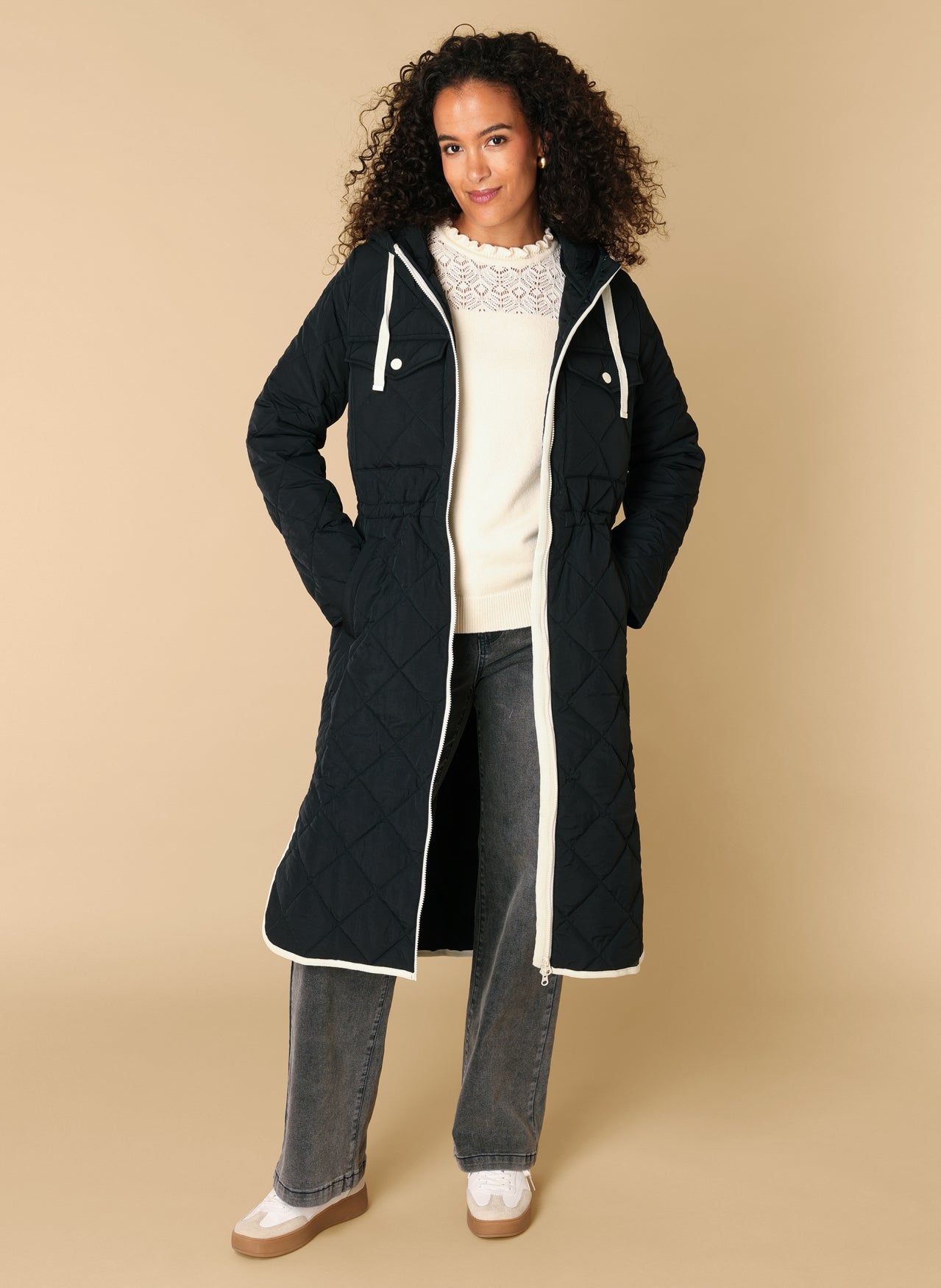 Roya | Black/Cream