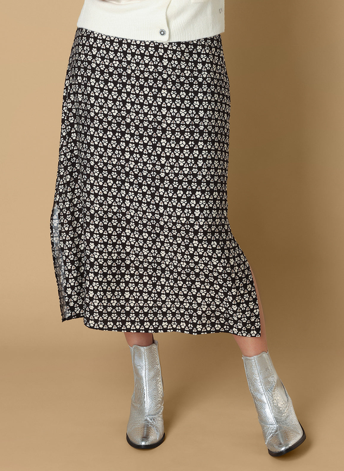 Susan | Black/Multi-Colour