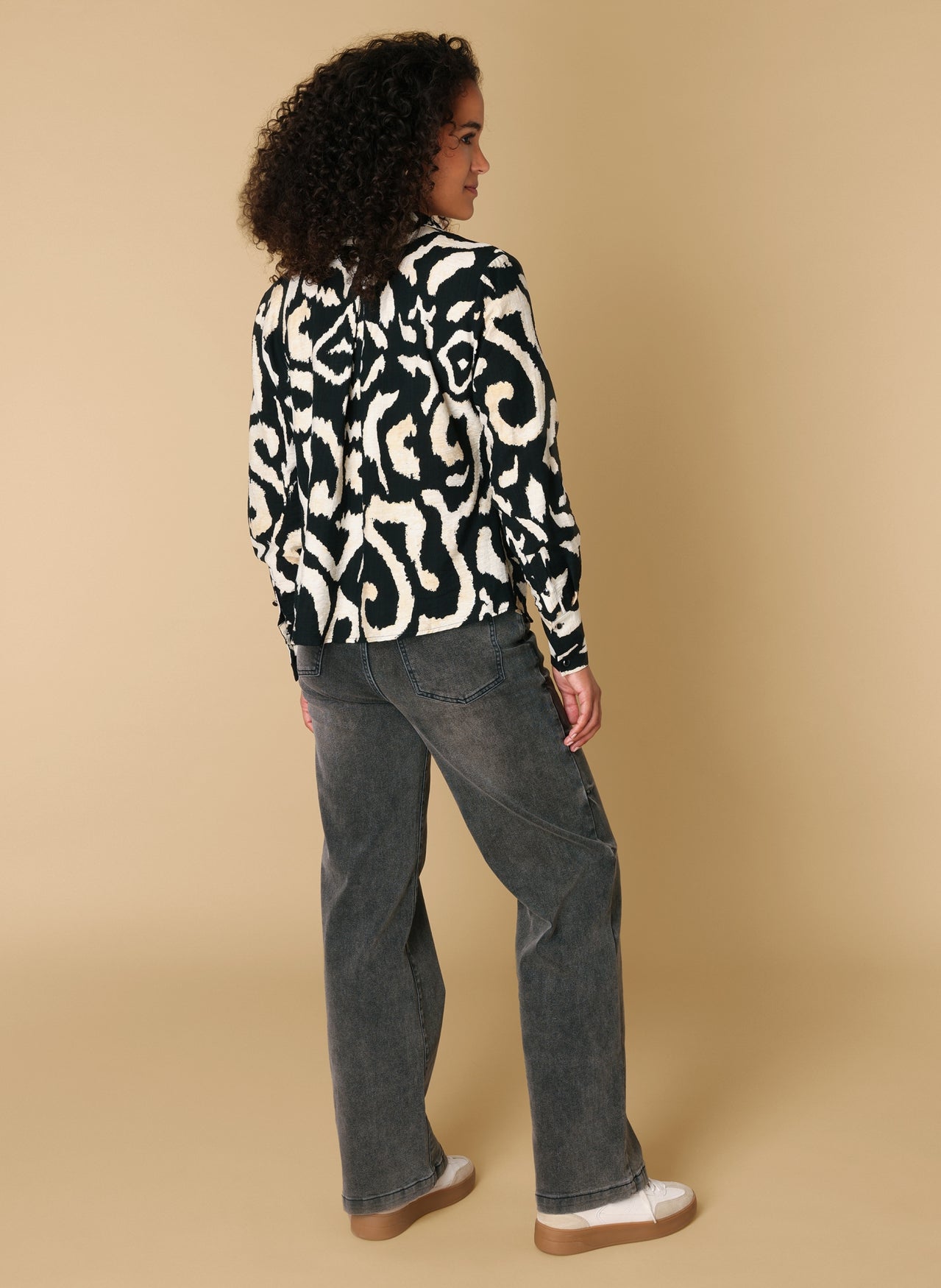 Riana | Black/Multi-Colour