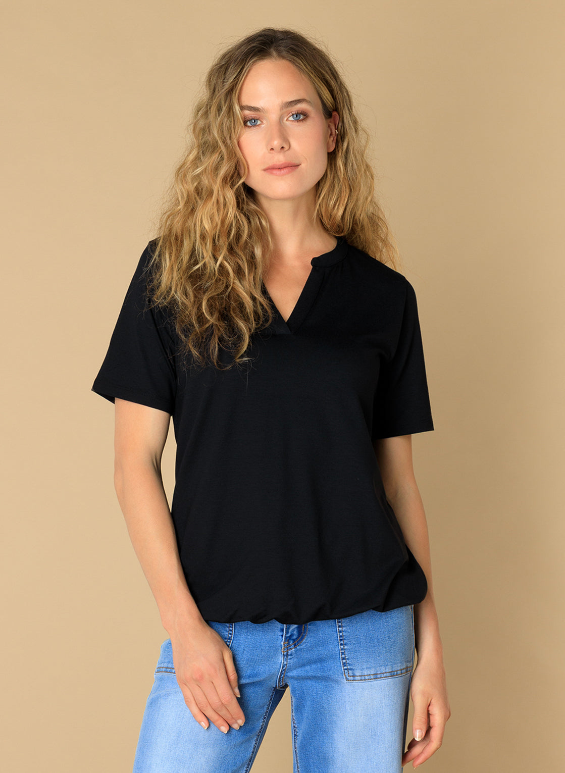 Esti | Black