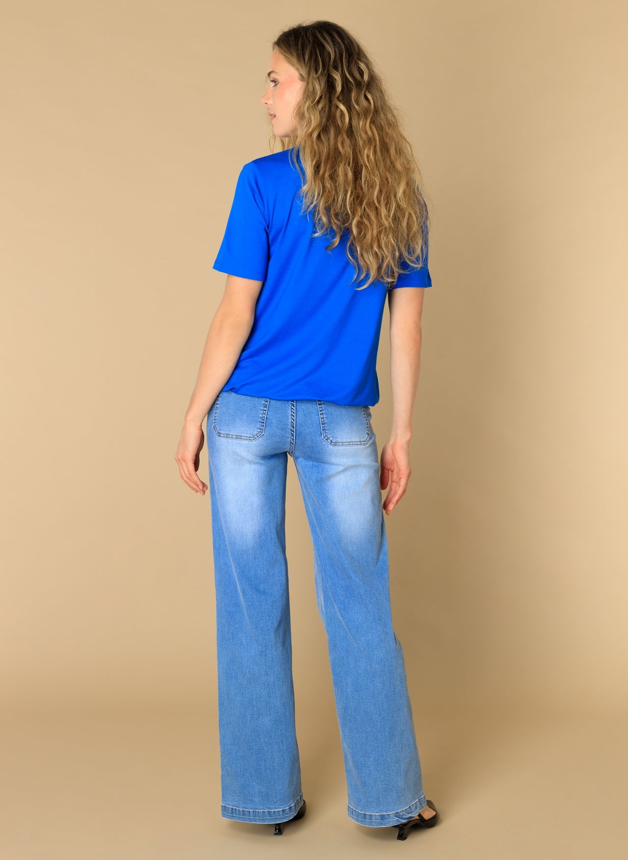 Esti | Brilliant Blue