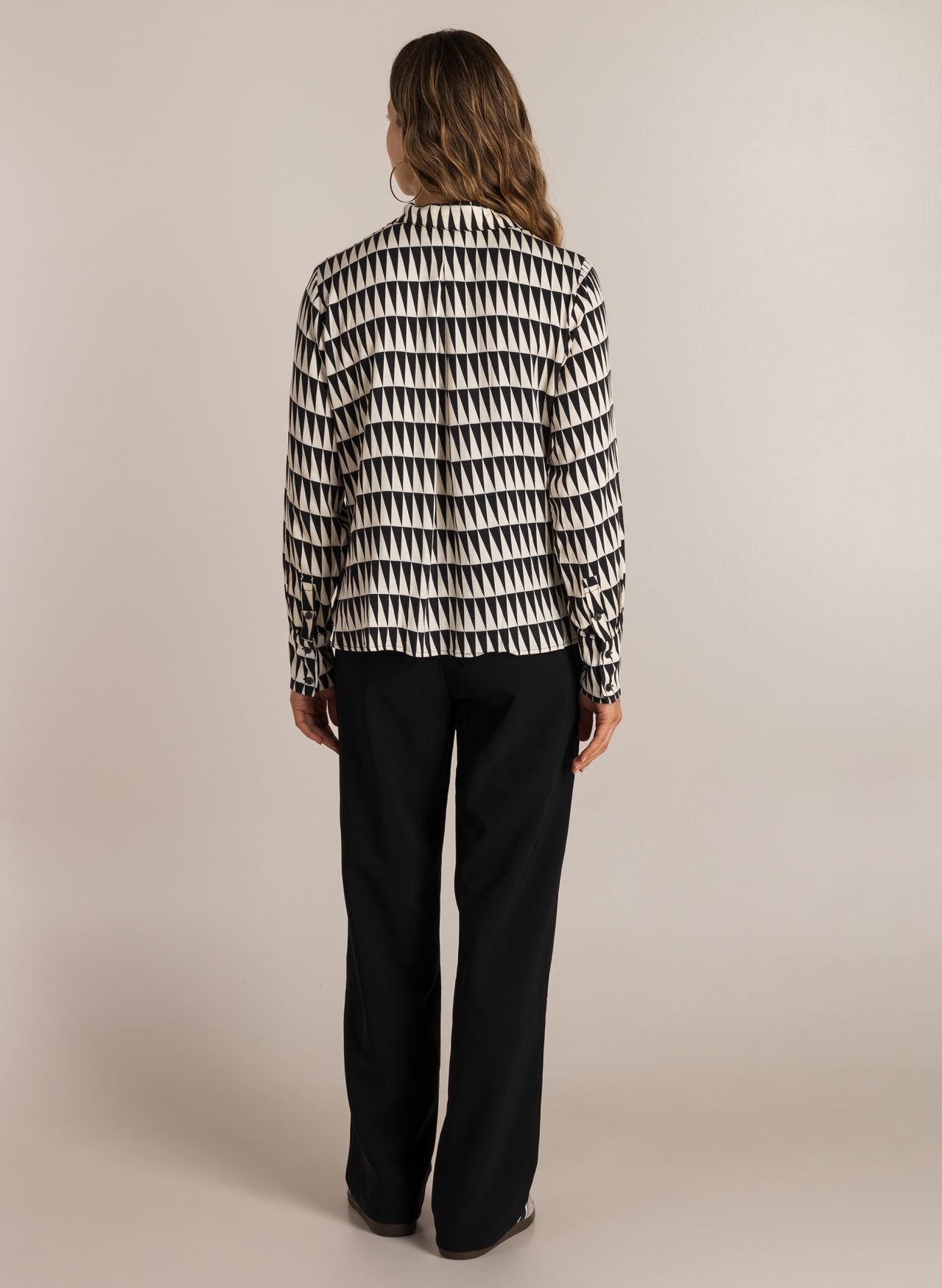 Skyla | Off White/Black