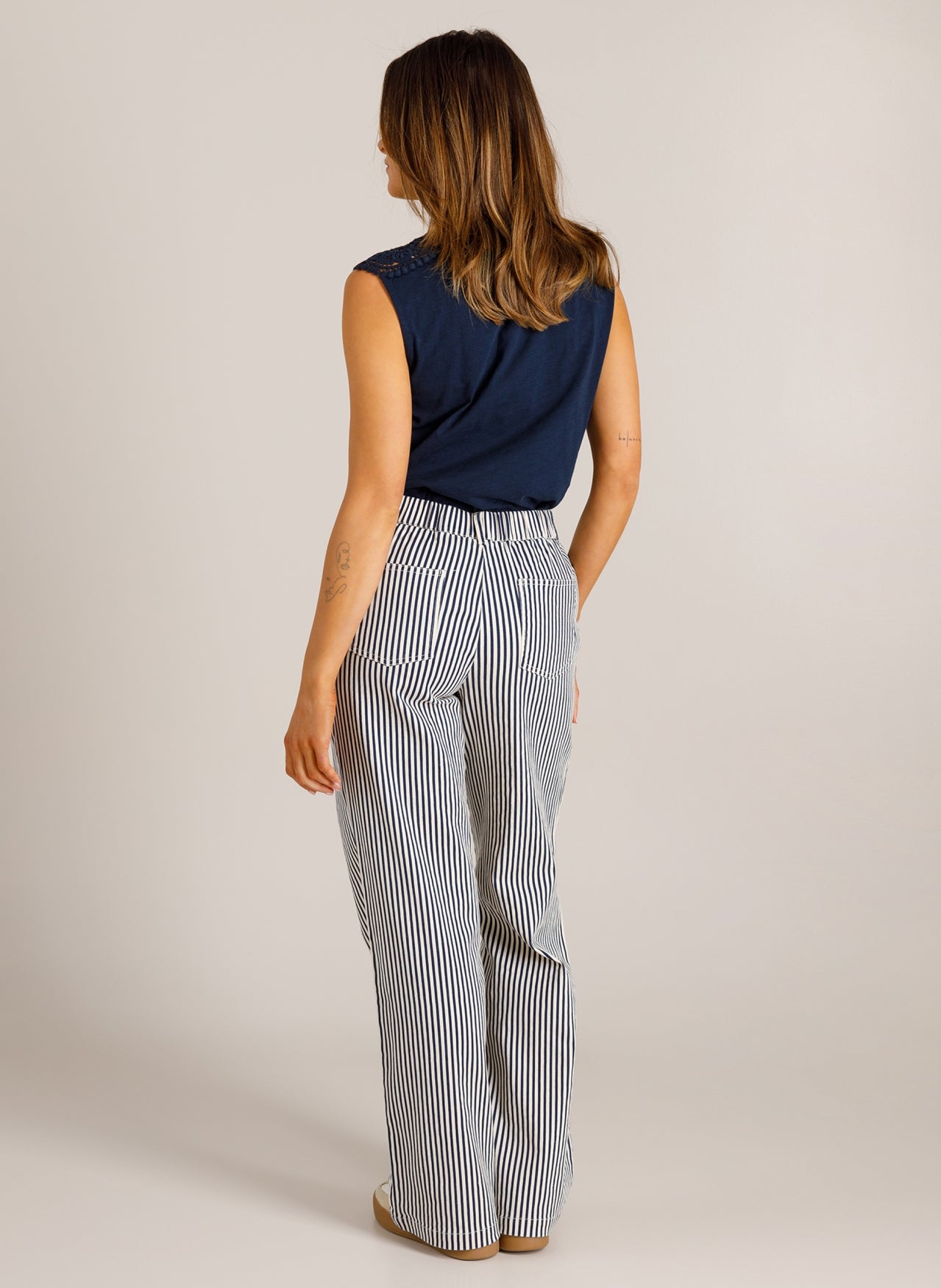 Vien | Off White/Night Blue