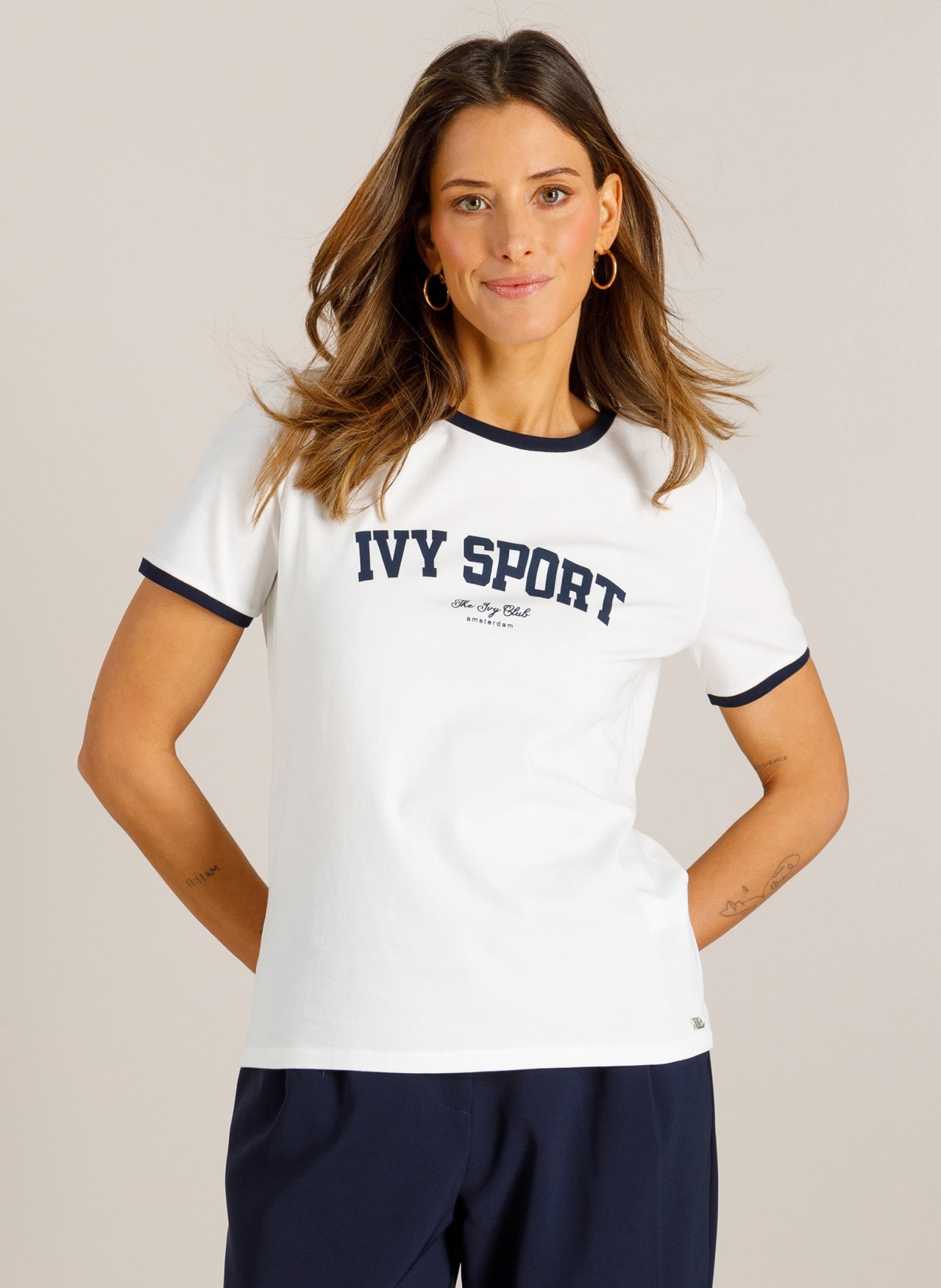 Vjenna | Off White/Night Blue