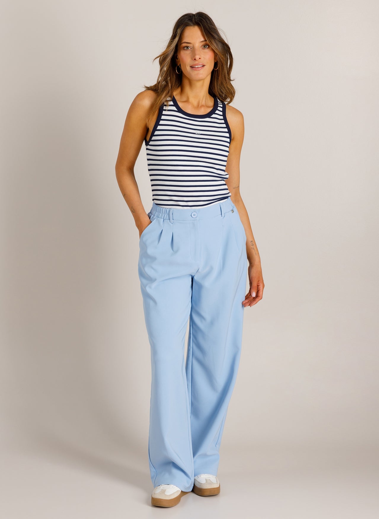 Vanida | Off White/Night Blue