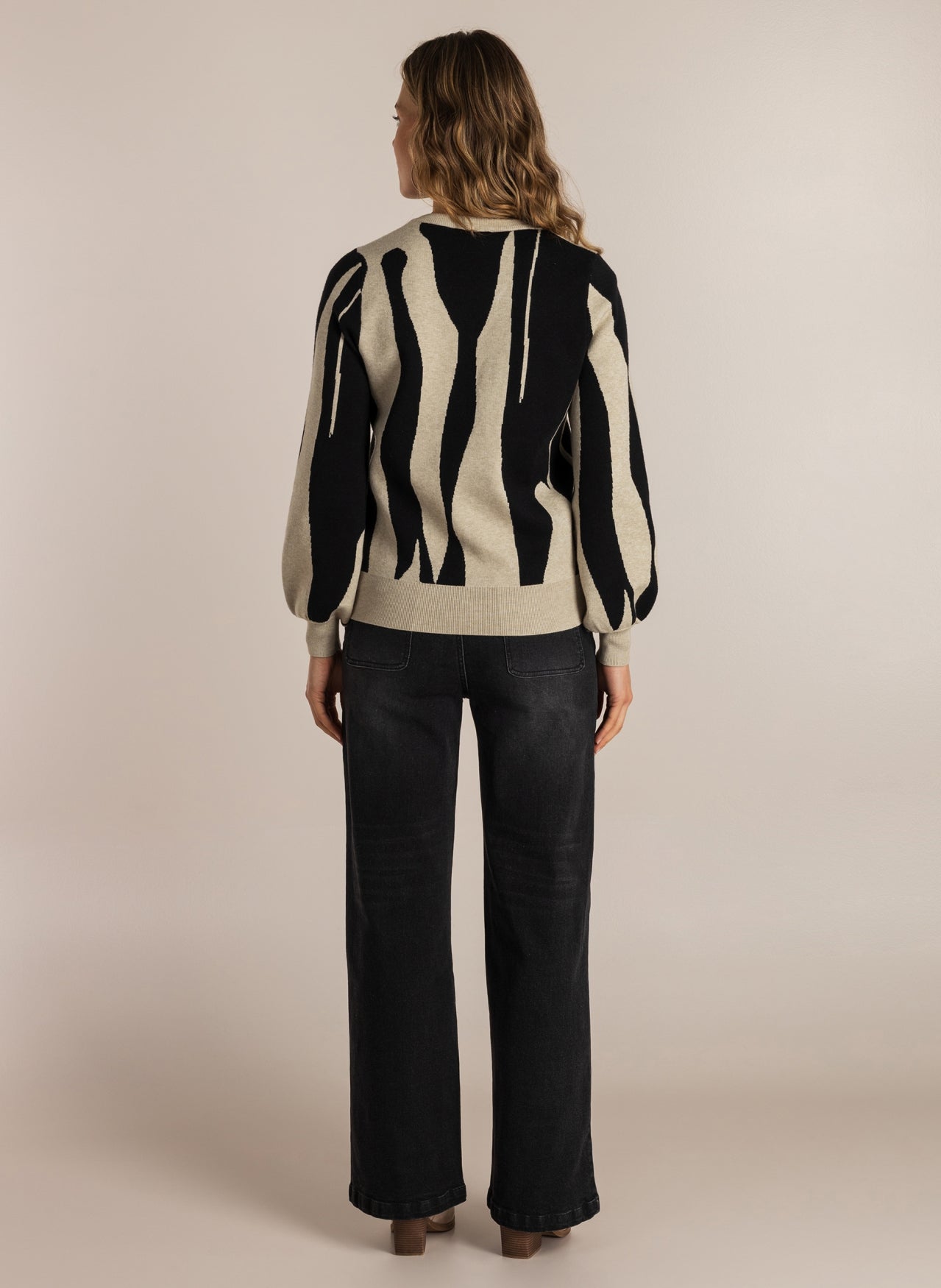 Suvi | Black/Multi-Colour