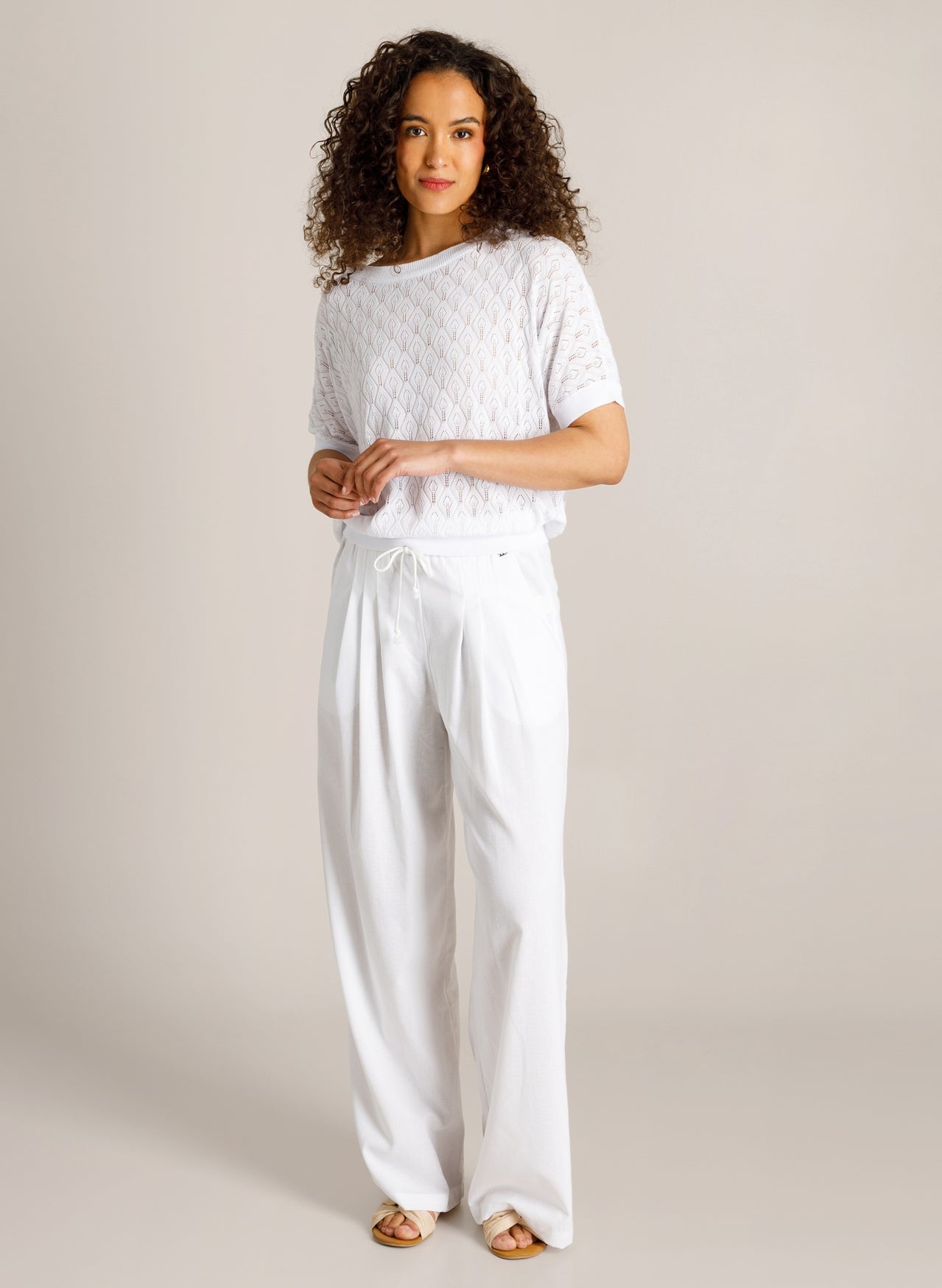 Cleo | White