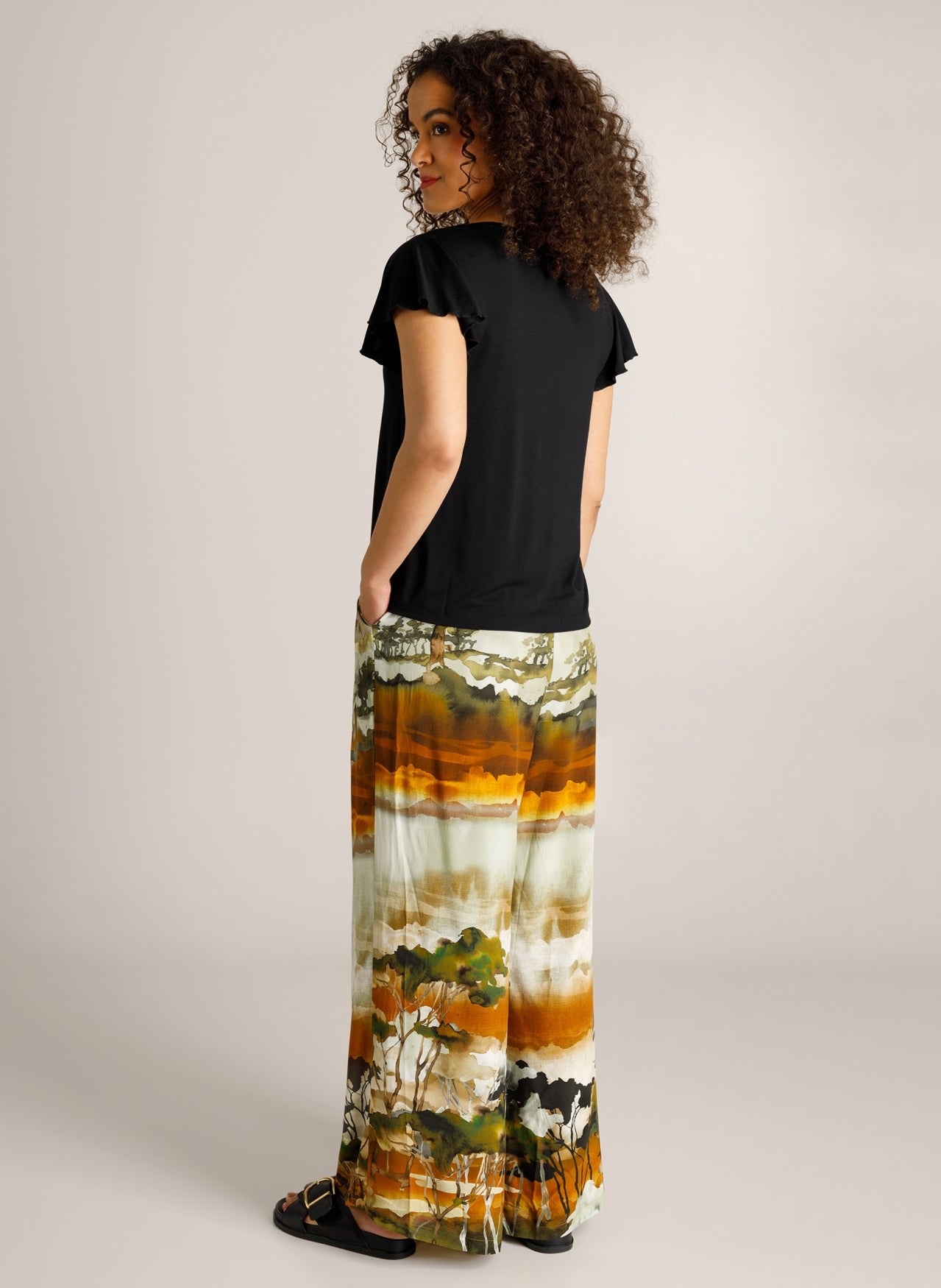 Caisey | Black